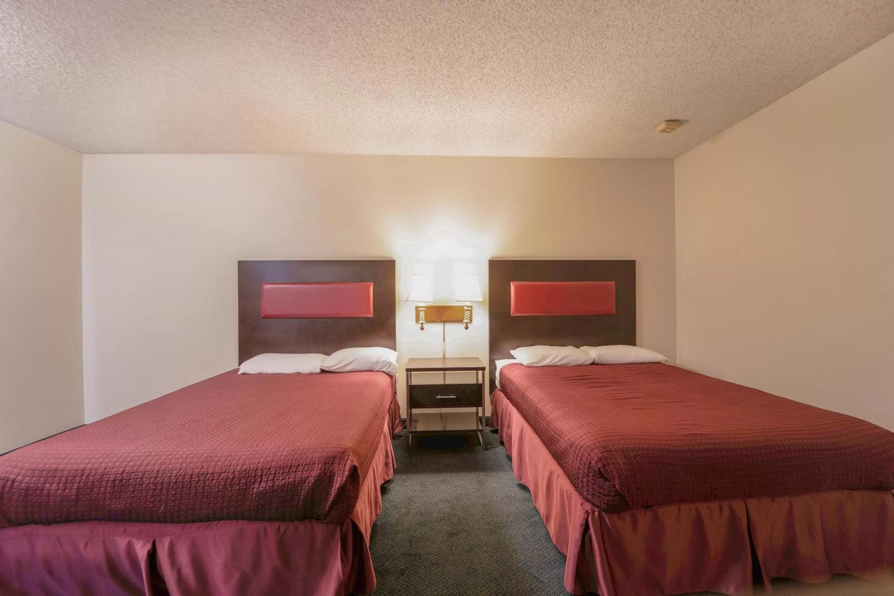 2 Full Bed Accessible	 in Royal Plaza Inn