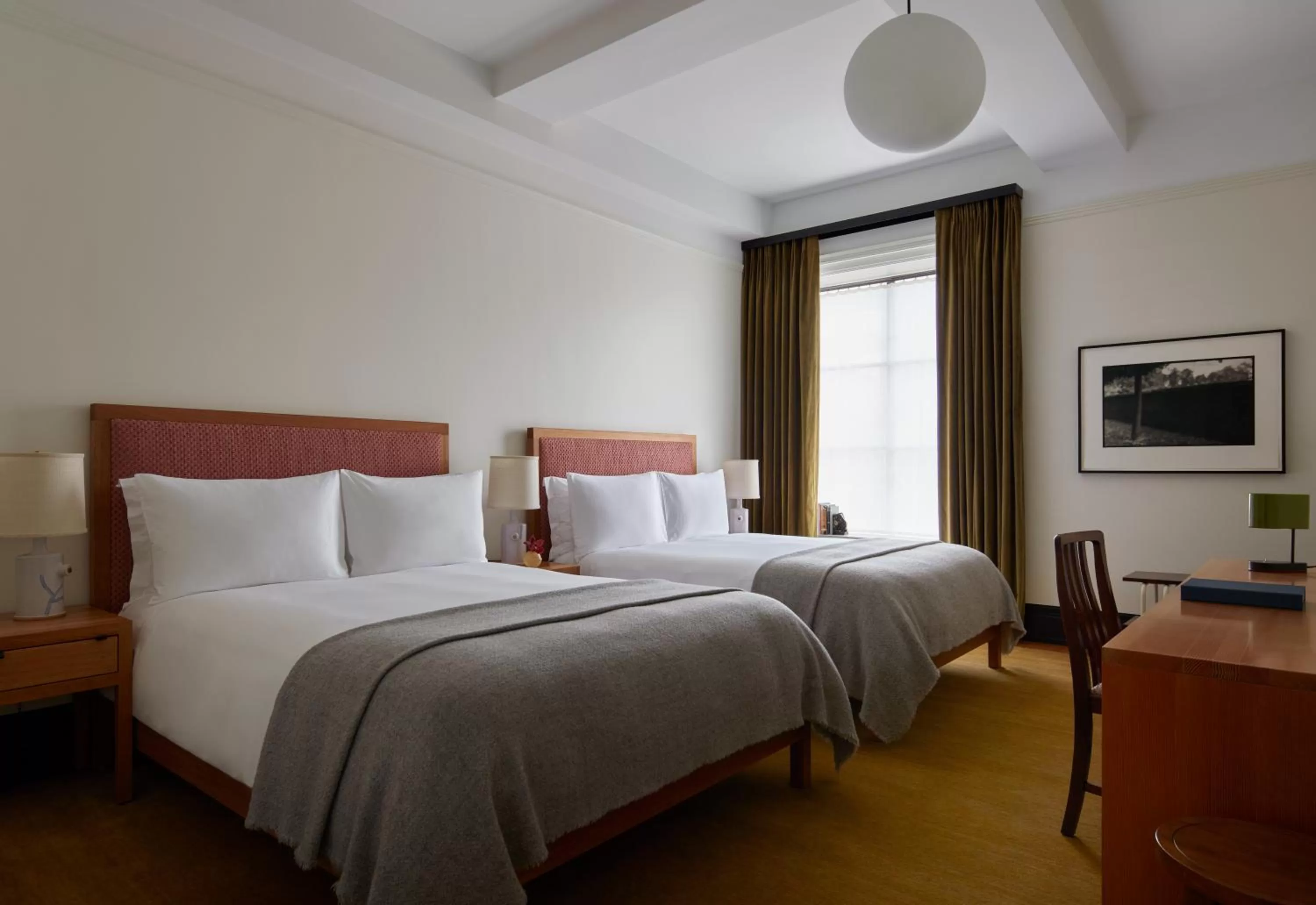 Dual Queen in Nine Orchard