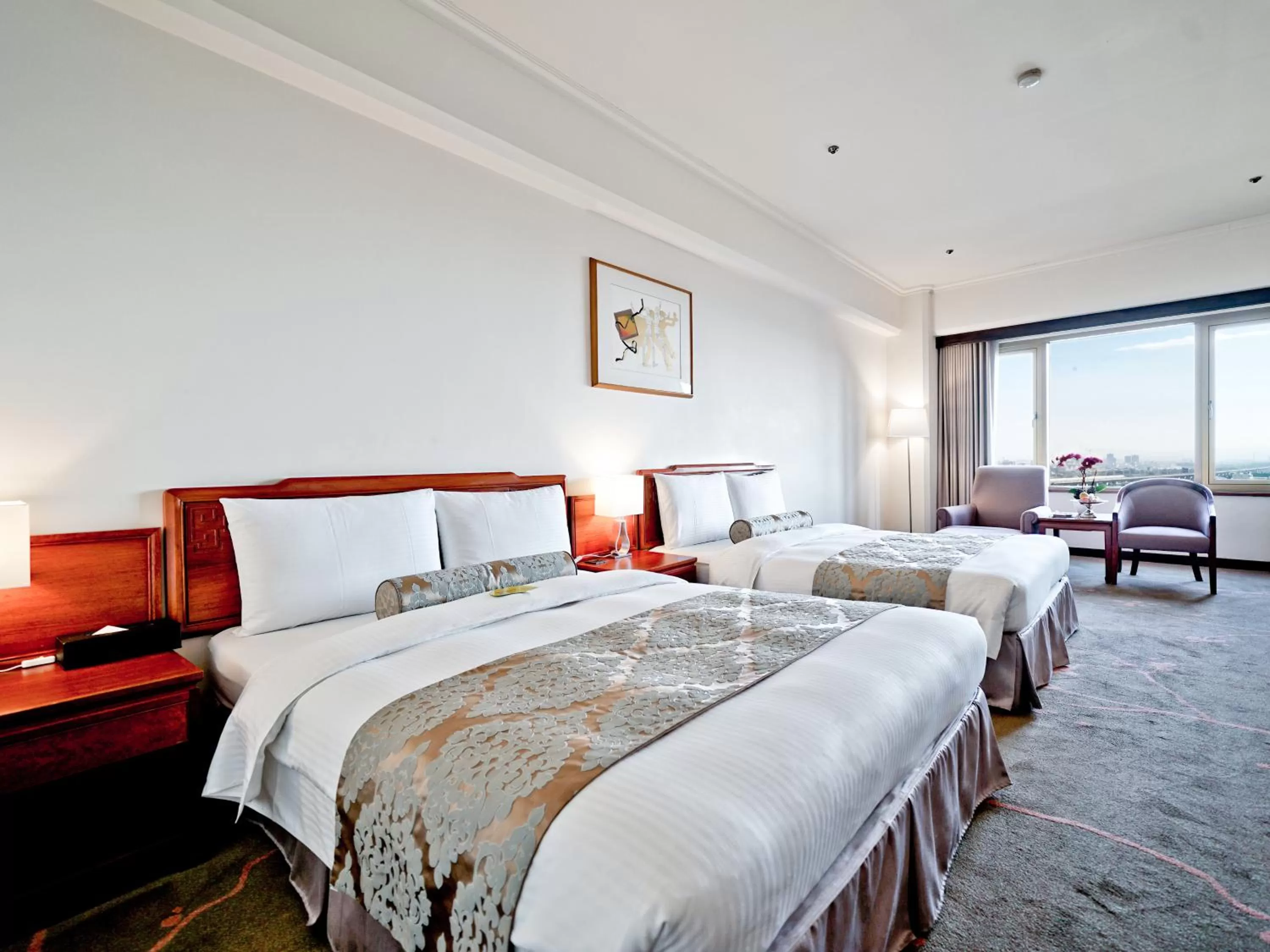 Superior Twin Room in The Howard Prince Hotel Taichung