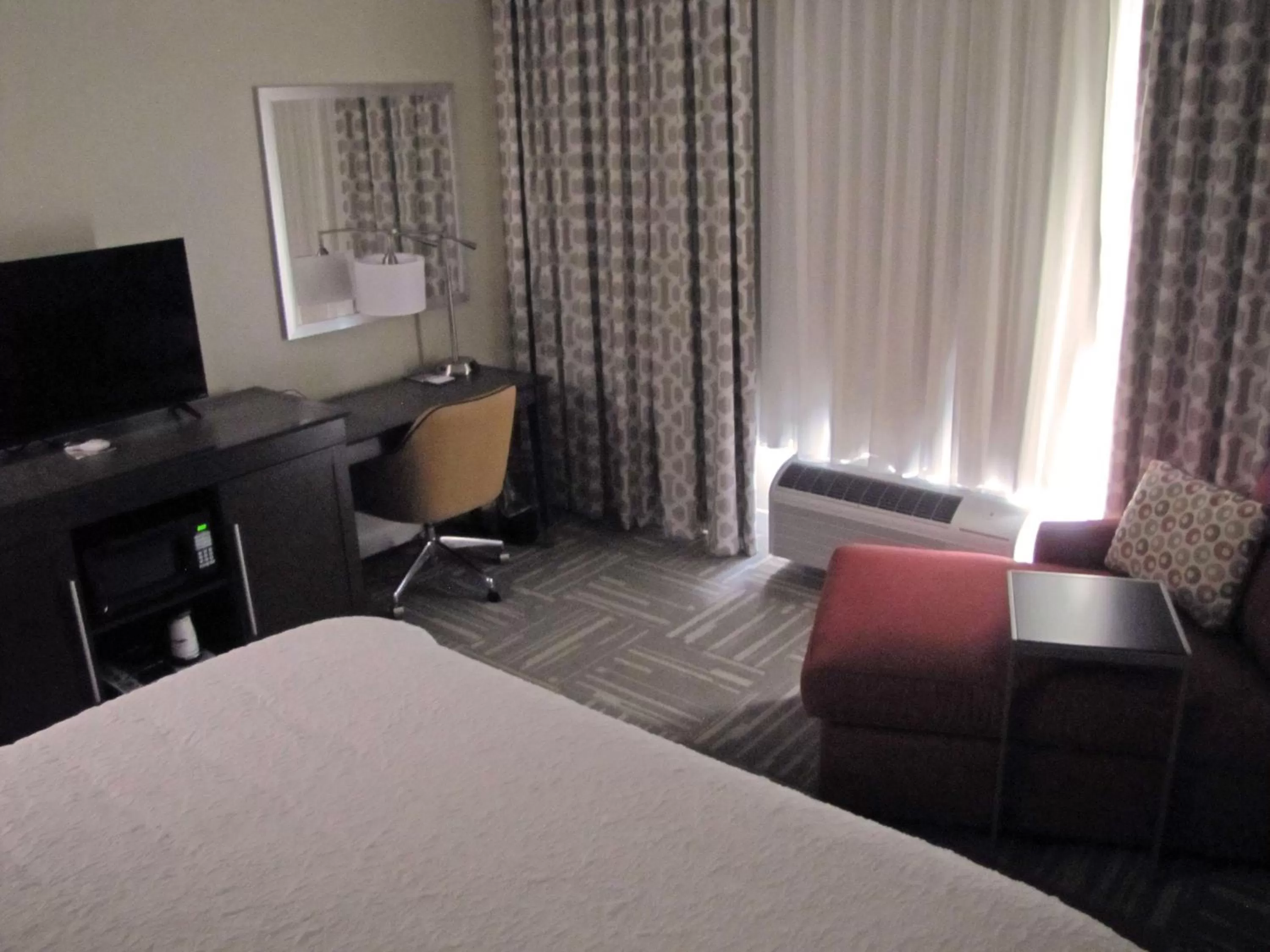 King Room with Sofa Bed - Non-Smoking in Hampton Inn McPherson