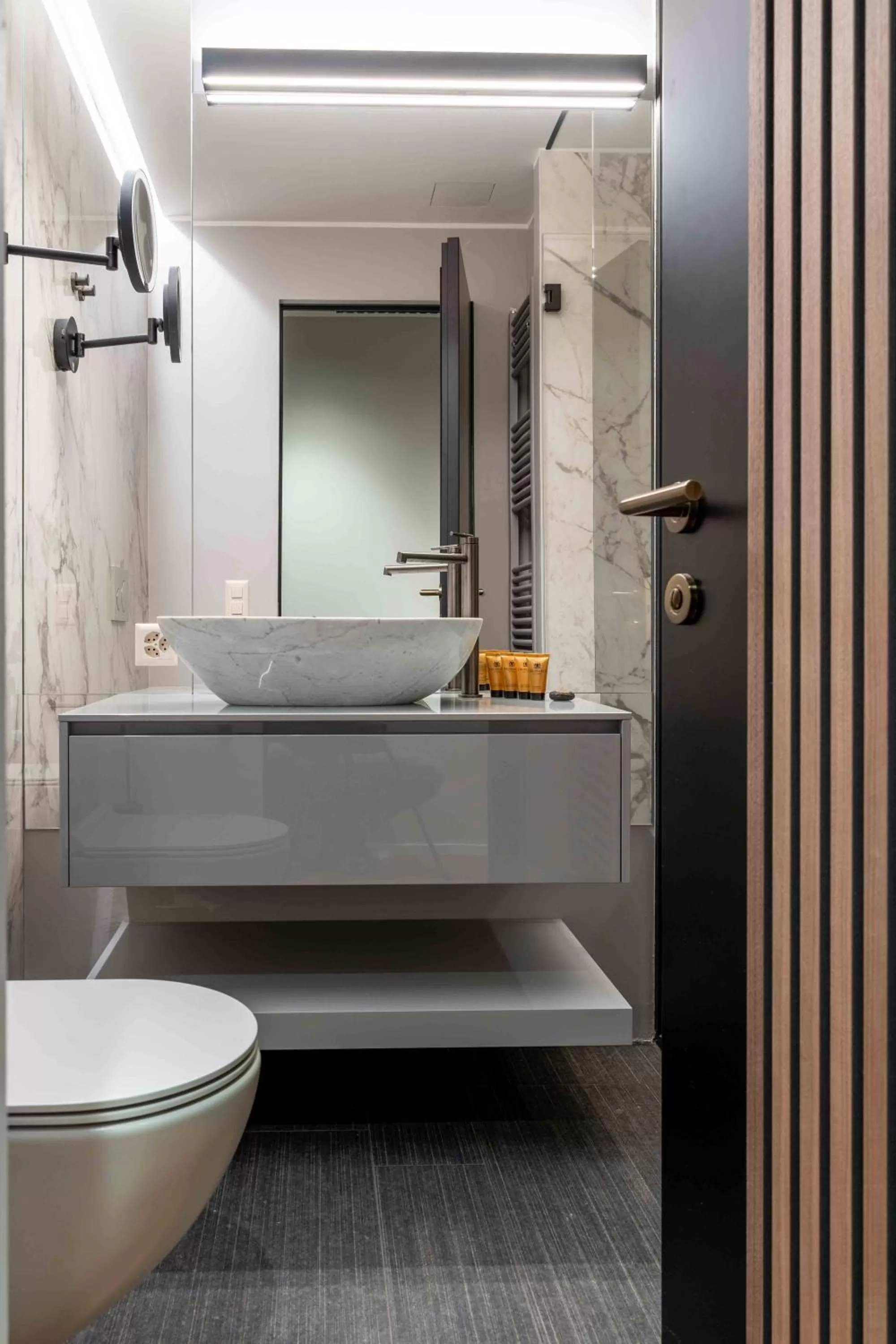 Queen Room with Balcony in Smart Hotel Binario - Self Check-In