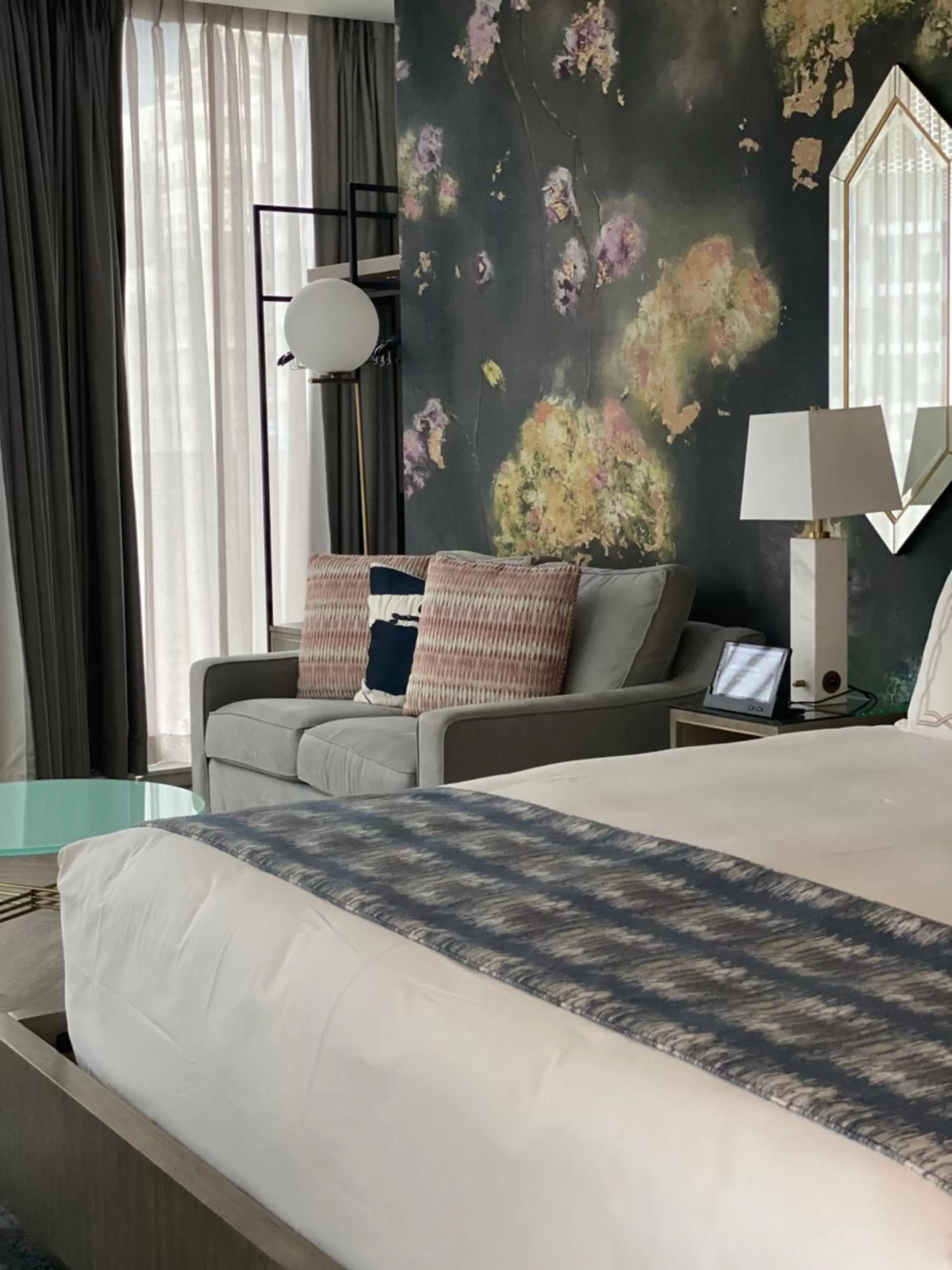 Pender Suite - Dividend Floor in EXchange Hotel Vancouver