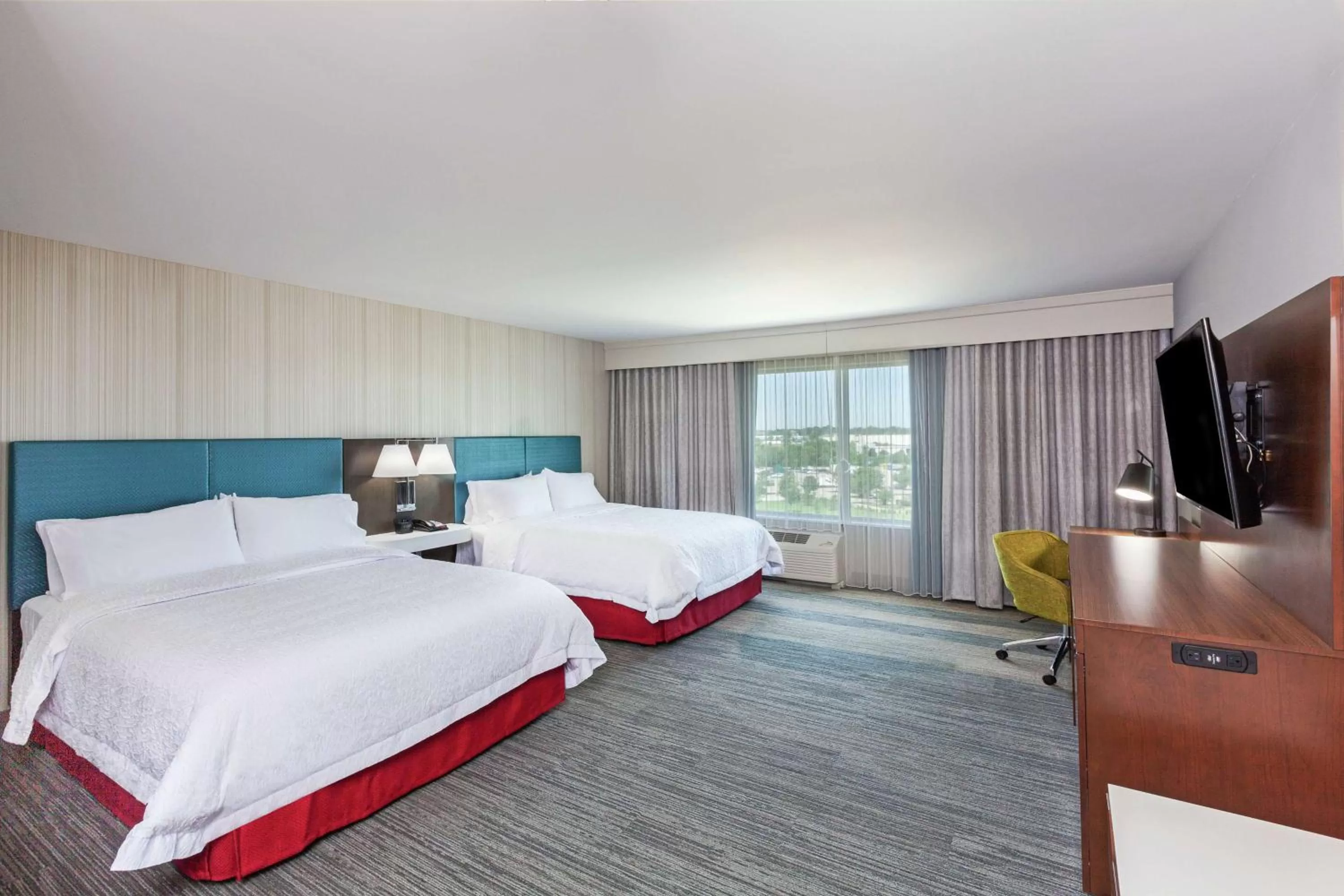 Queen Room with Two Queen Beds - Mobility Access/Non-Smoking in Hampton Inn Gardner