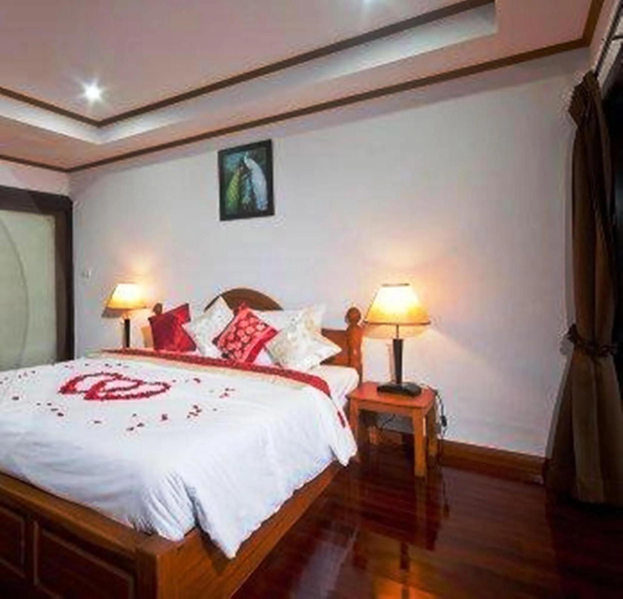 Honeymoon Suite in Lipa Bay Resort