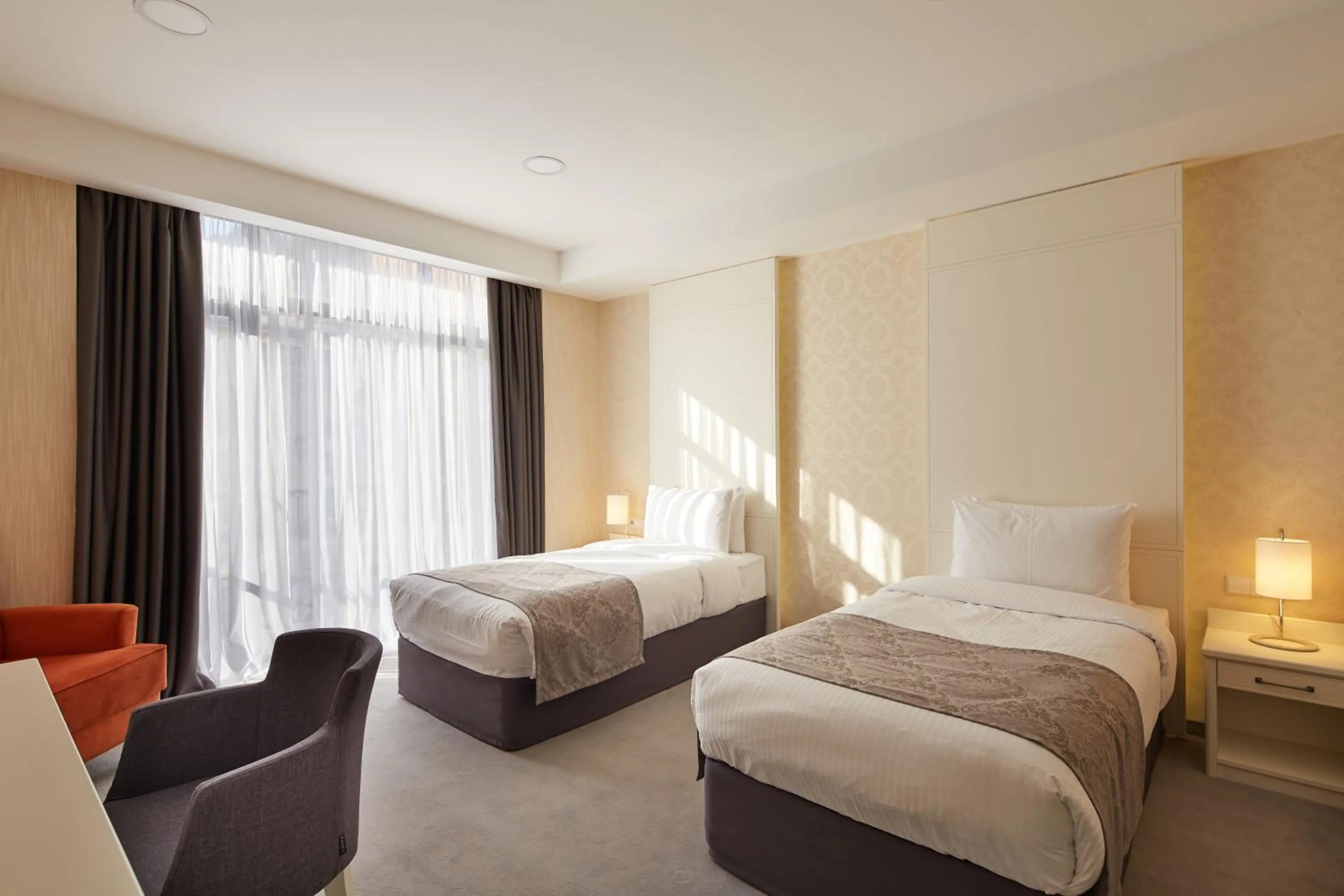 Deluxe Double or Twin Room in Gallery Palace Hotel