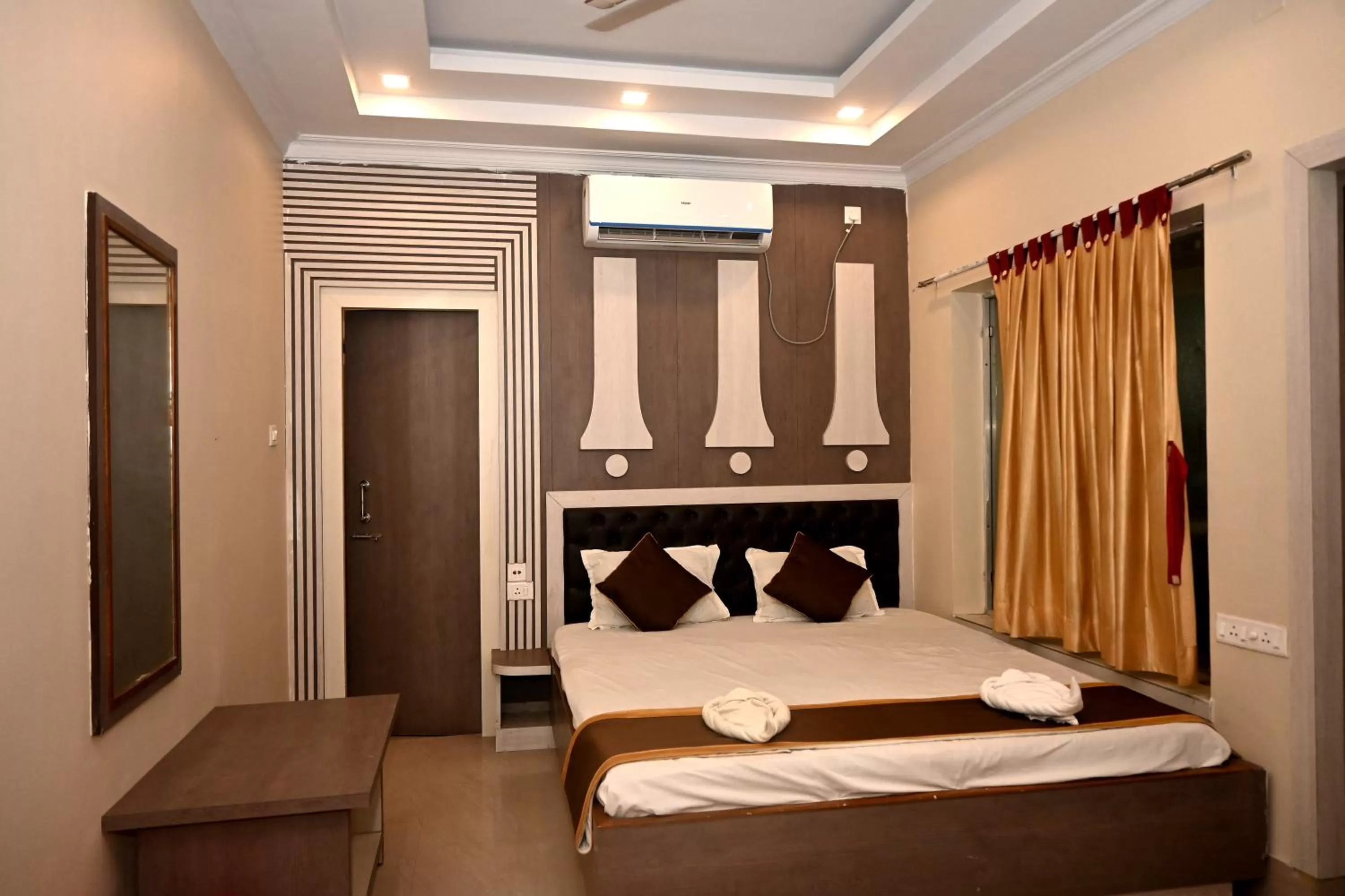 Superior Double Room in Royal Sea View