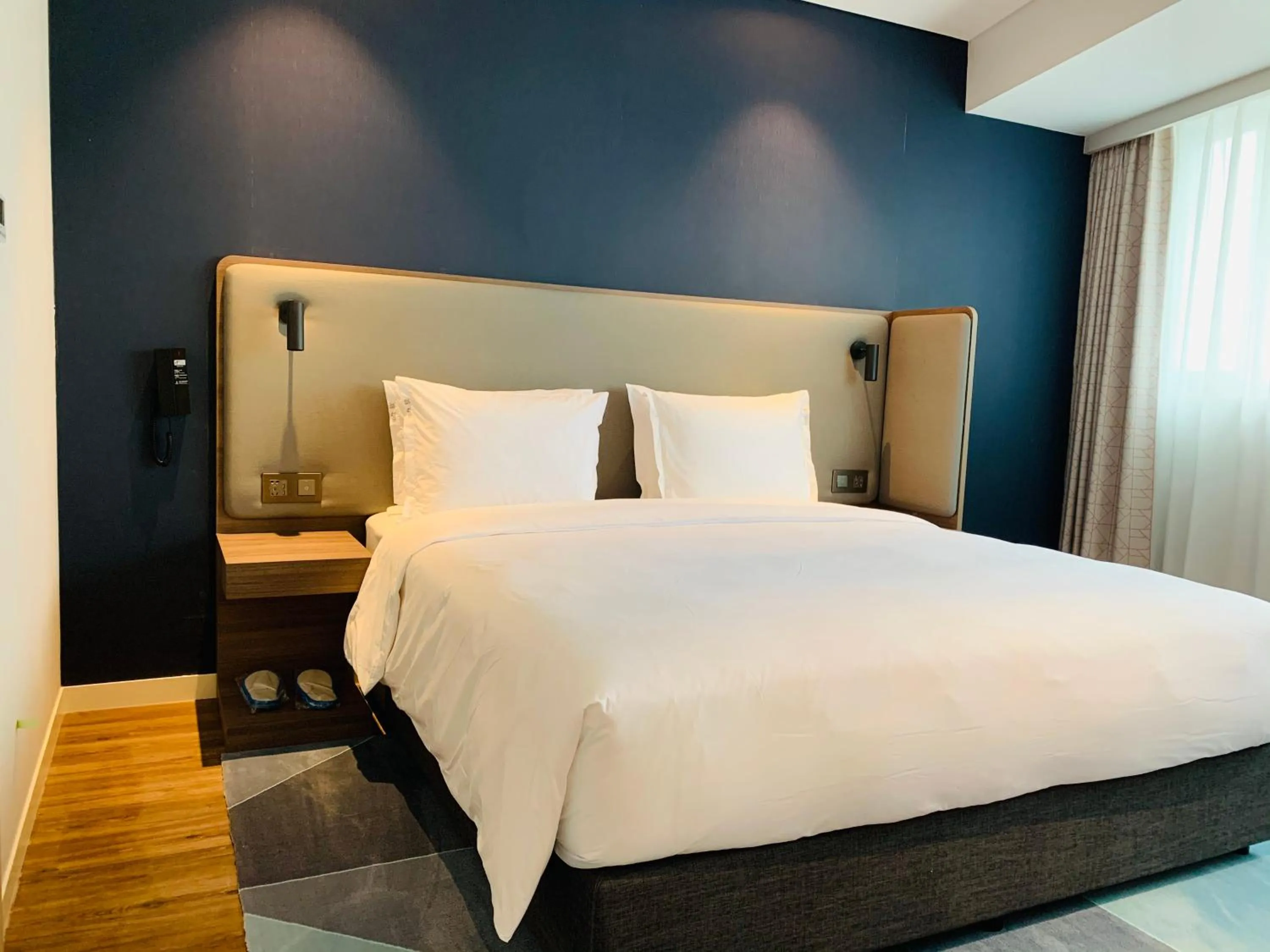 One-Bedroom Suite in Holiday Inn Express Chongqing Airport Zone by IHG