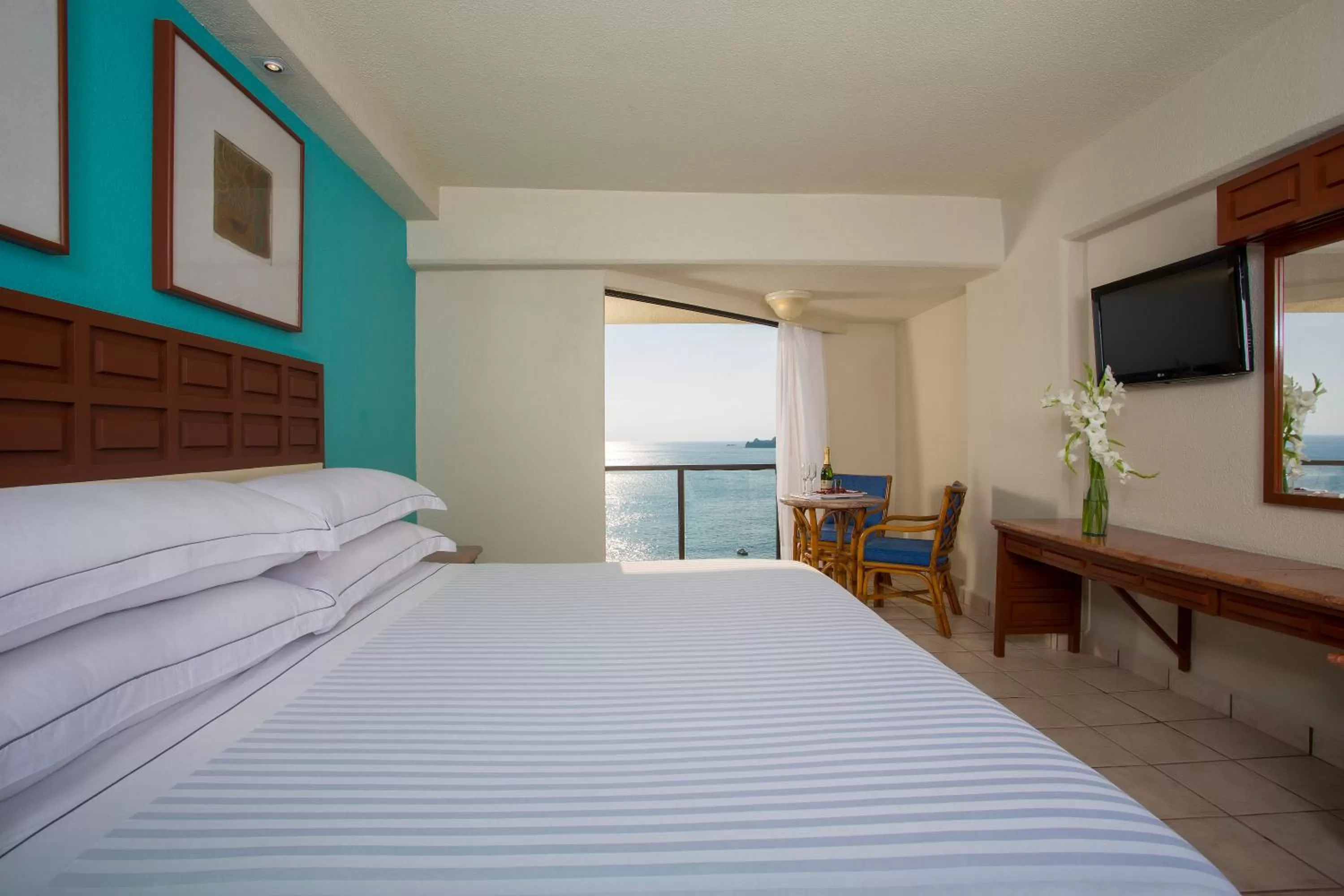 Superior Room Club Premium in Barceló Ixtapa - All Inclusive