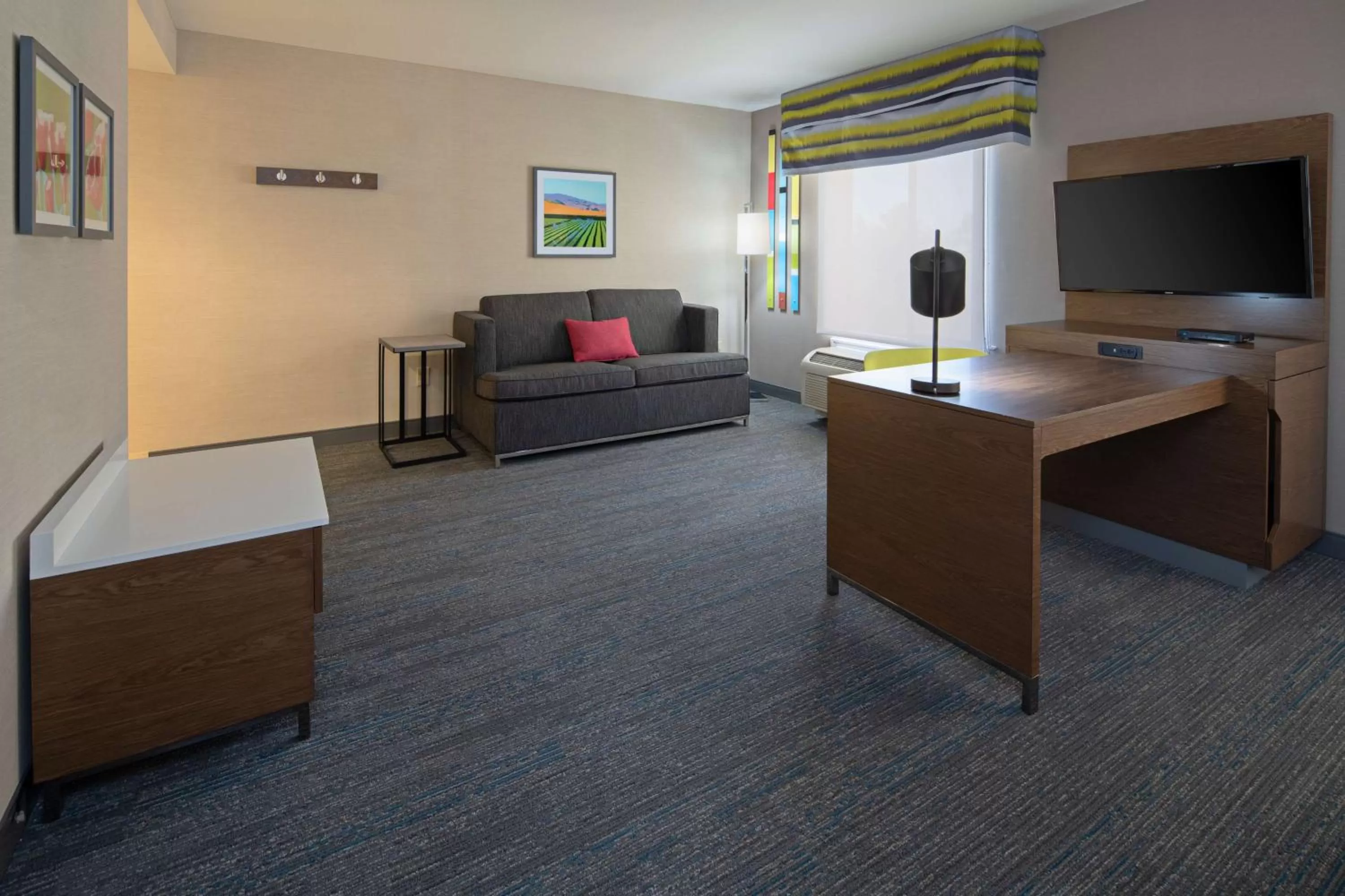 King Room with Sofa Bed and Study - Non-Smoking in Hampton Inn Visalia