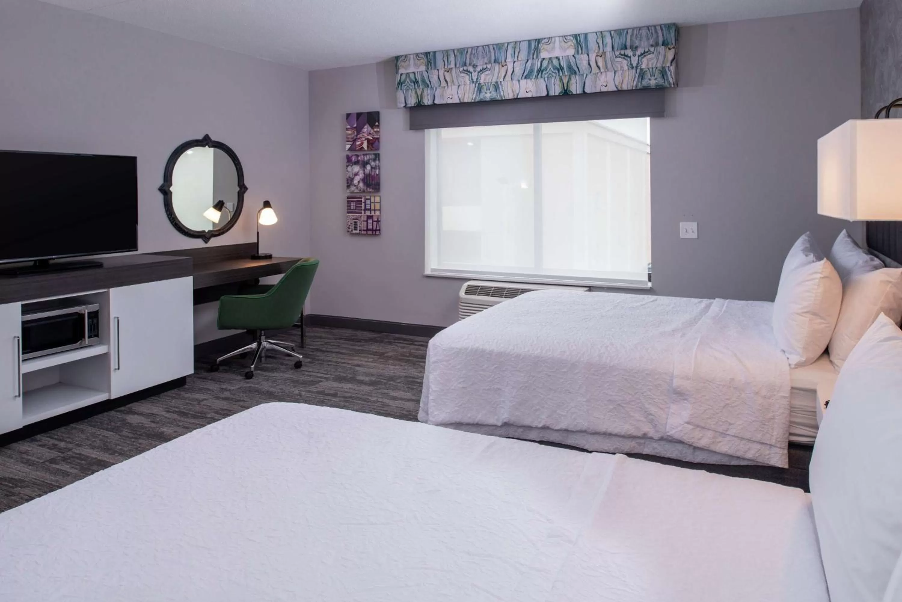 Queen Room with Bath Tub - Mobility Access/Non-Smoking in Hampton Inn & Suites Winston-Salem Downtown