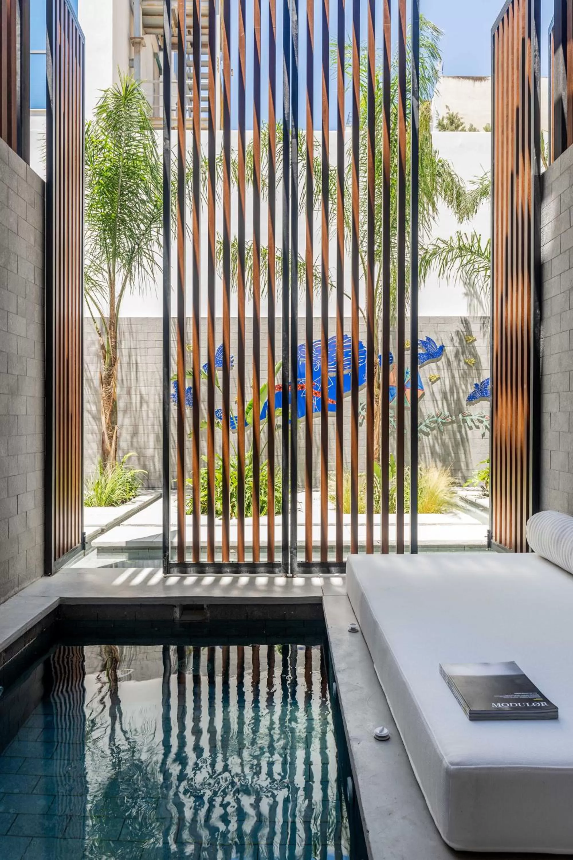 Deluxe Loft with private Hot Tub in The Newel Psychiko