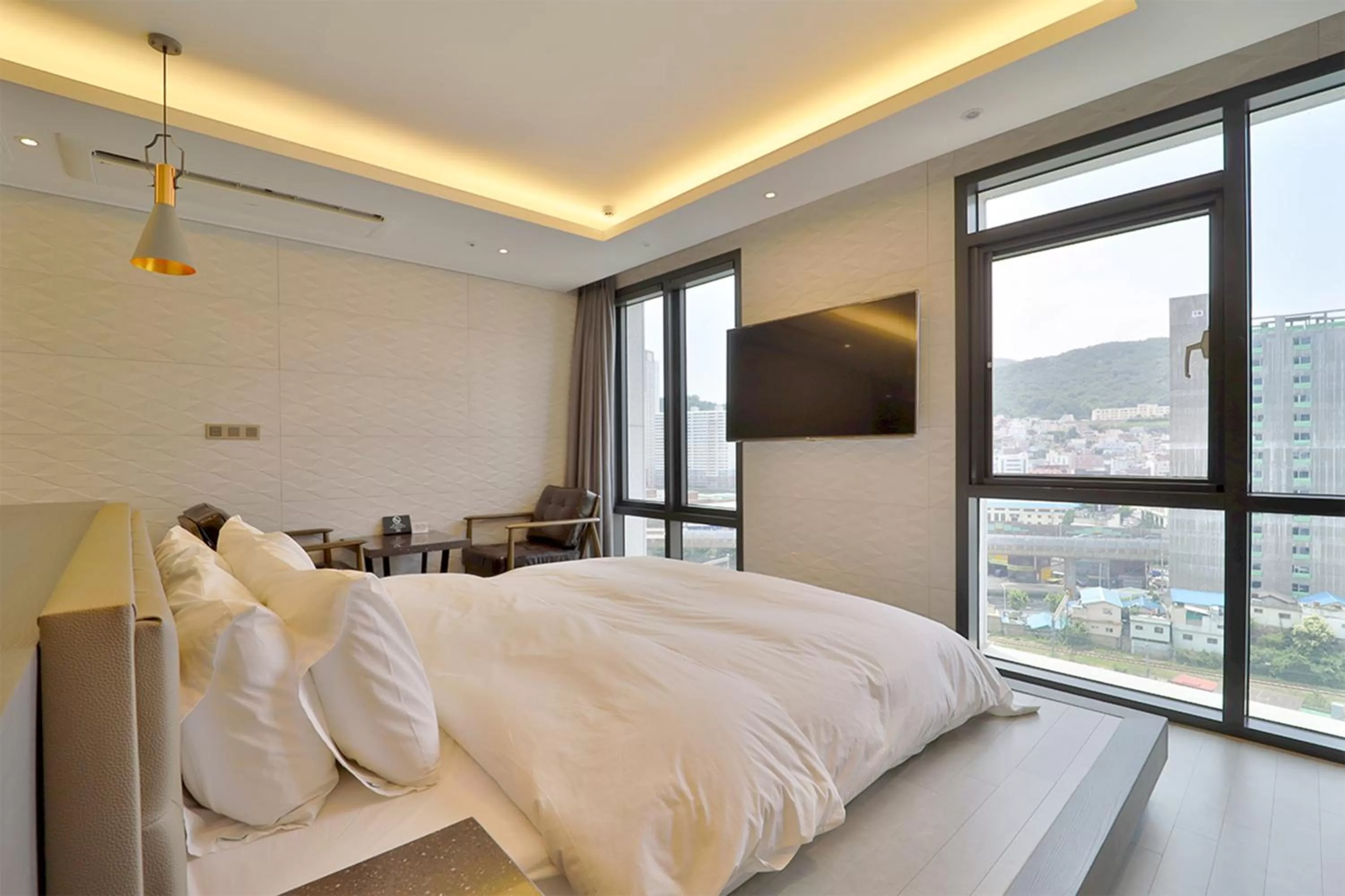 HOTEL YUNA Business