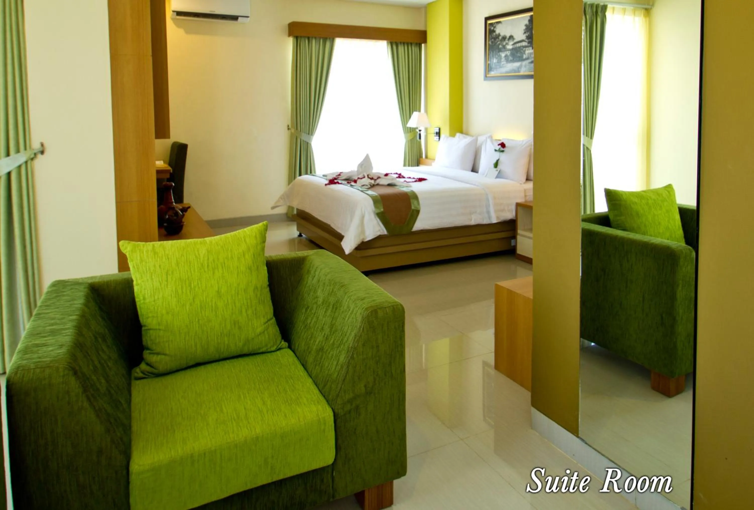 Suite with Balcony in De Batara Hotel