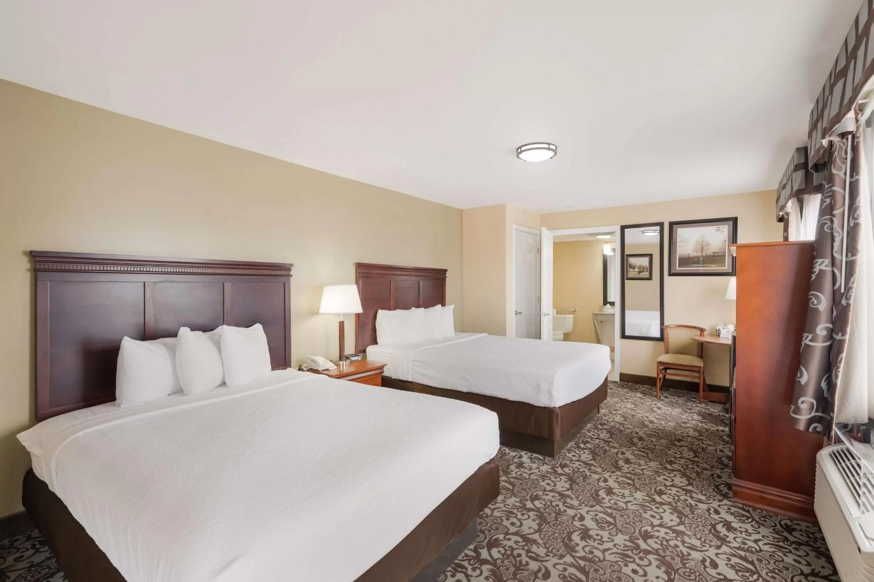 Queen Room with Two Queen Beds - Disability Access in Best Western Conway