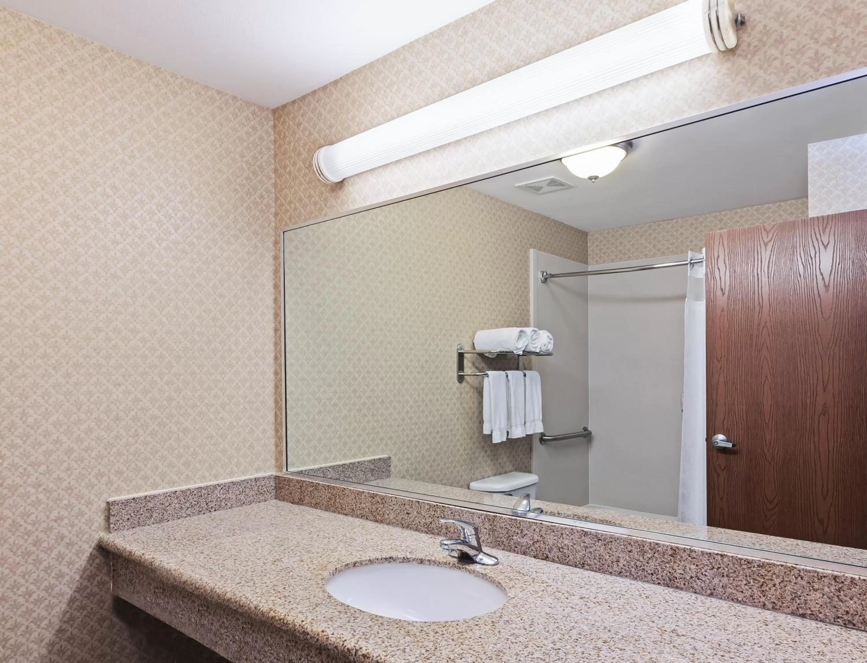 King Suite in Holiday Inn Express & Suites - Laredo-Event Center Area by IHG
