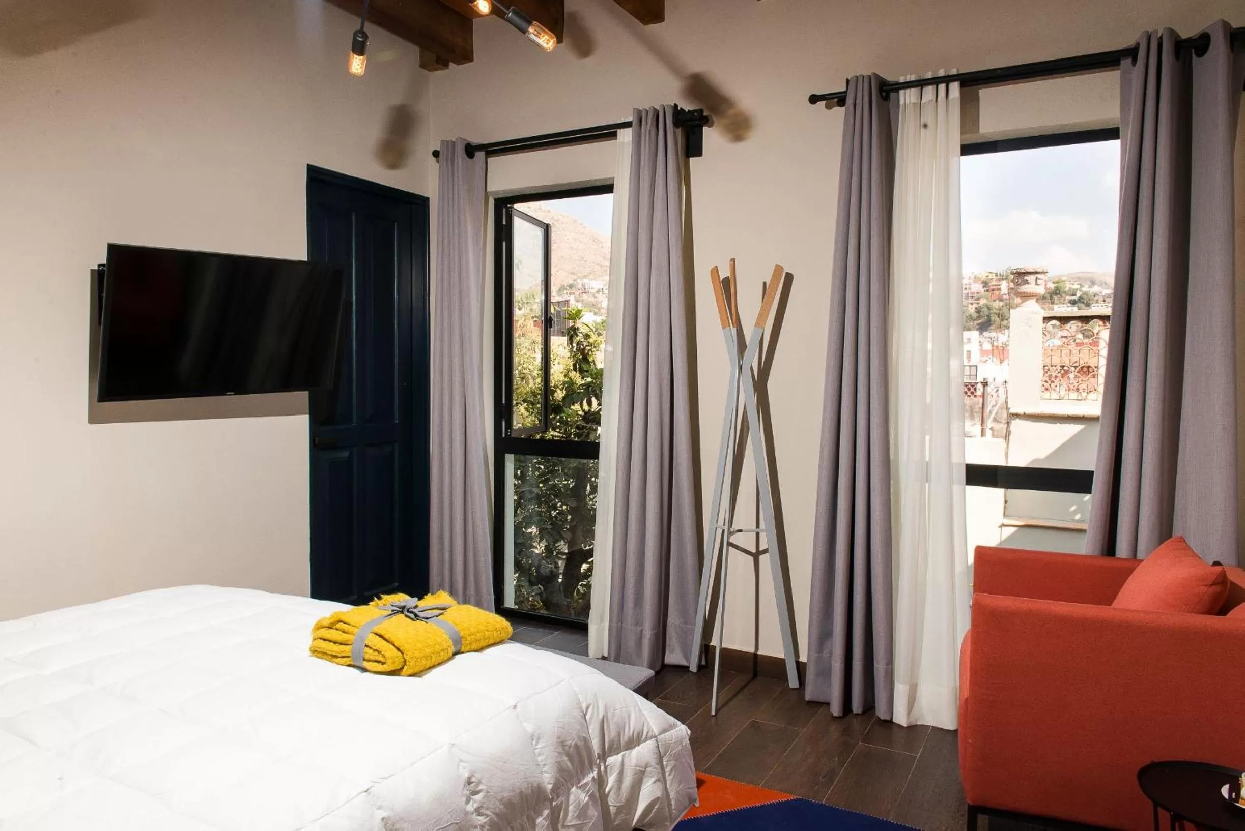 Jr Suite Queen in Antigua Trece Hotel Fusión