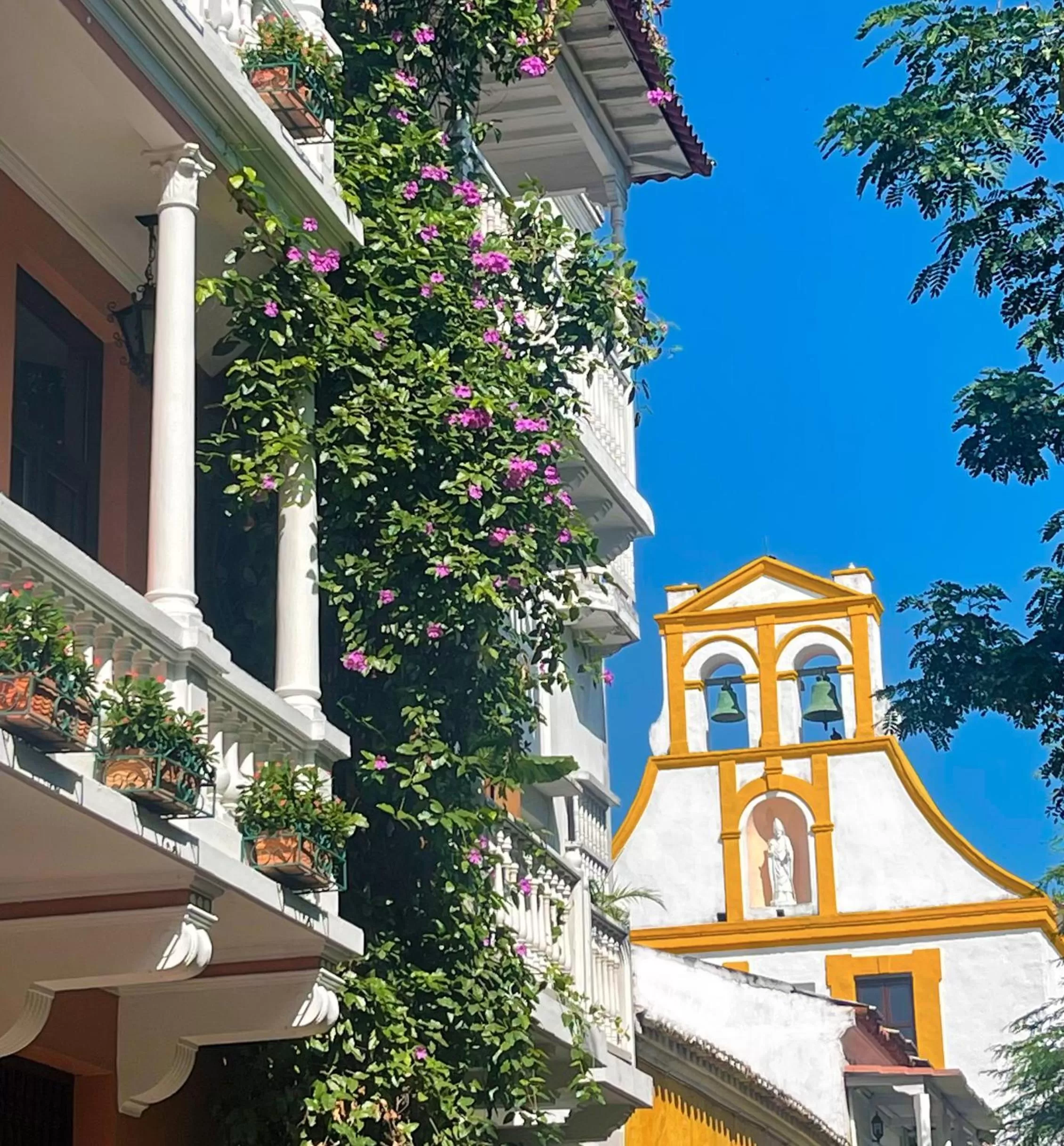 Triple Room with Balcony in Hotel Casa La Fe