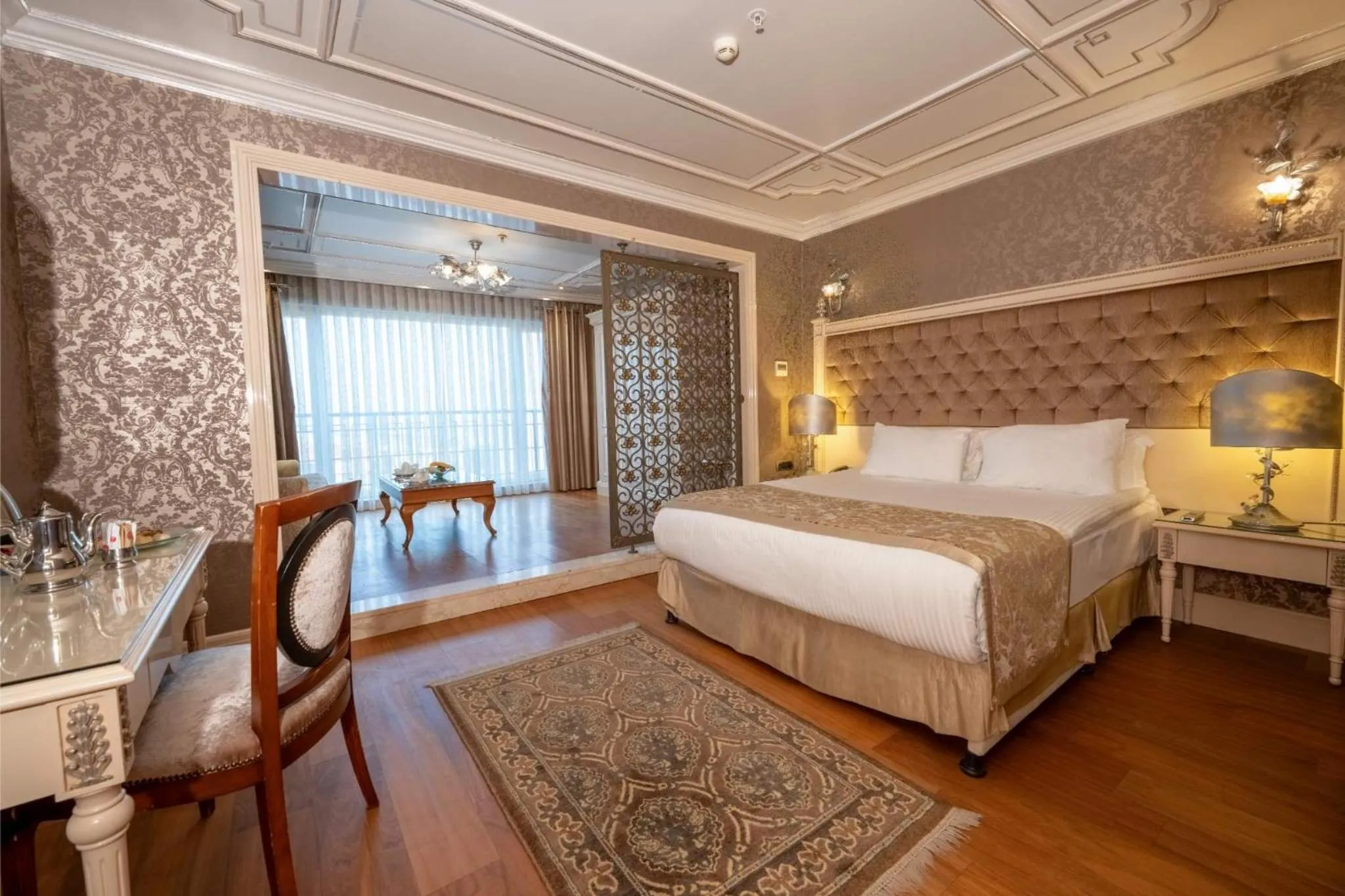 Suite with Bosphorus View and Spa Bath in The Central Palace Taksim