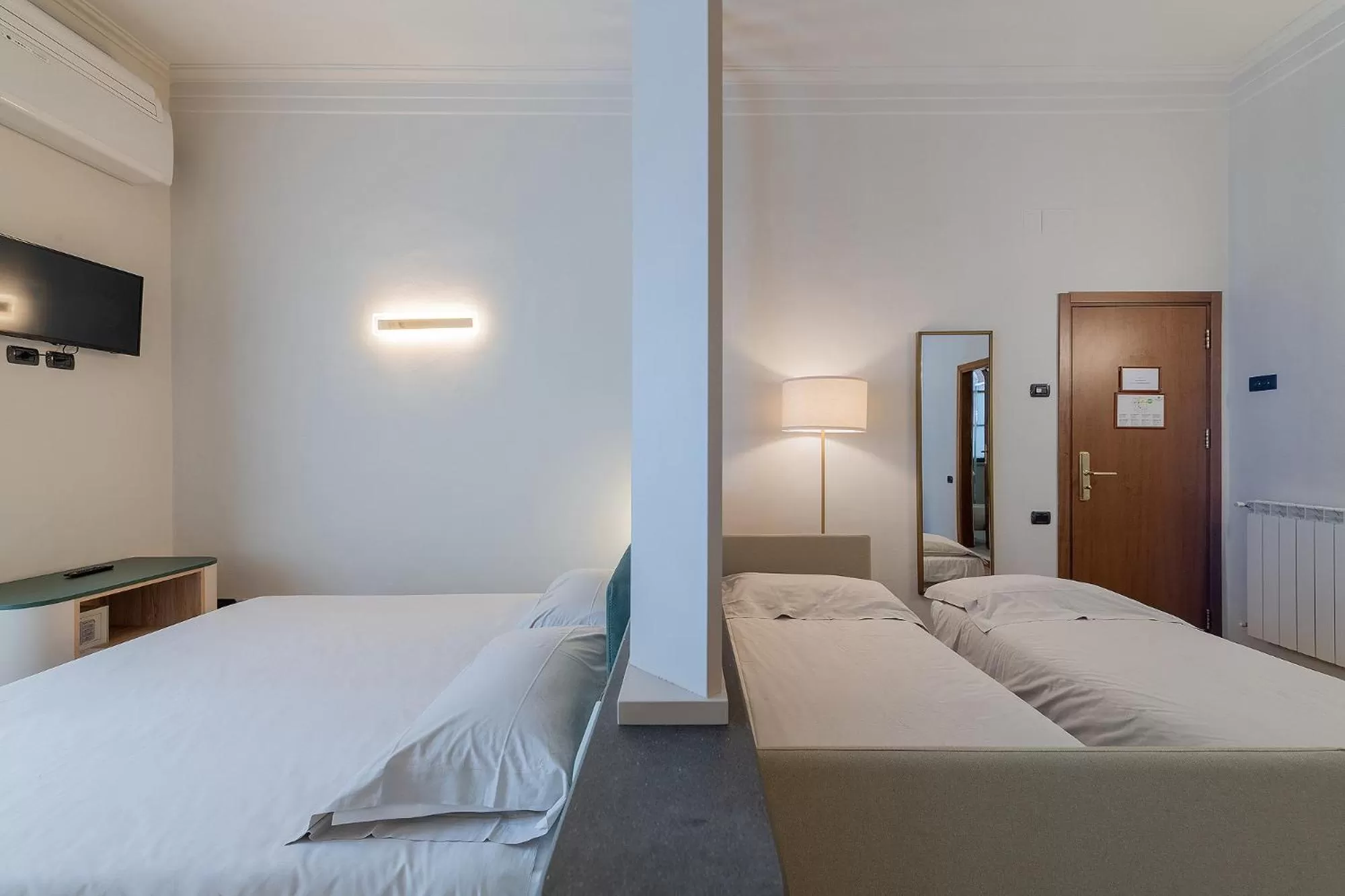 Standard Quadruple Room in Hotel Gattapone