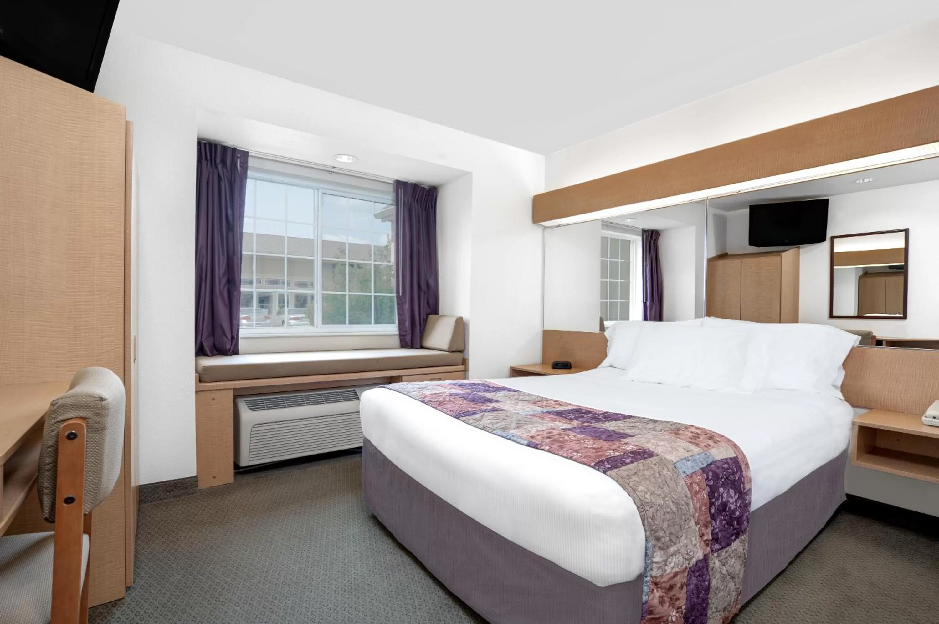 Queen Room - Non-Smoking in Microtel Inn & Suites by Wyndham Mankato