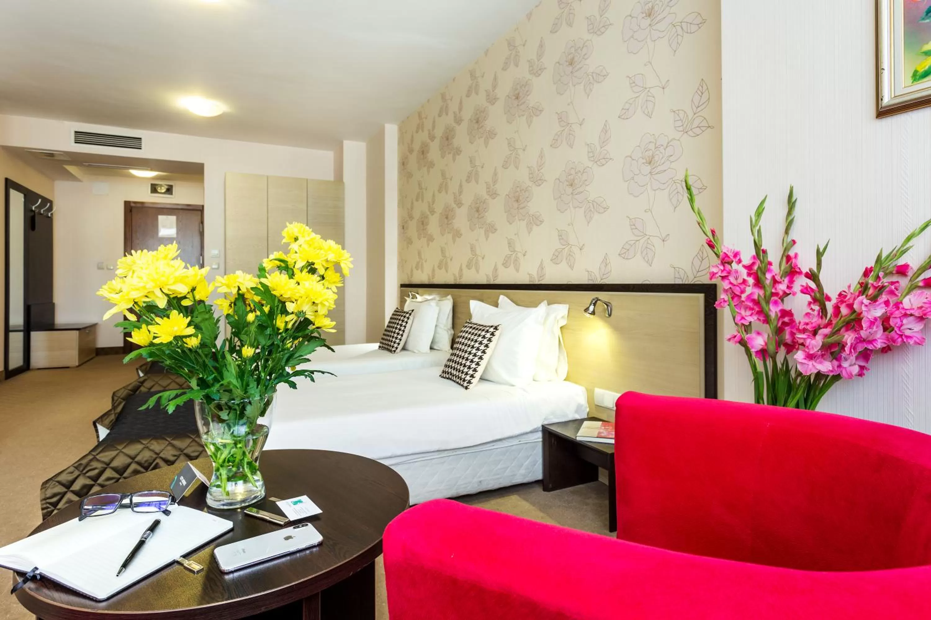 Superior Twin Room in City Avenue Hotel by HMG-Free Parking-Free Wi-Fi