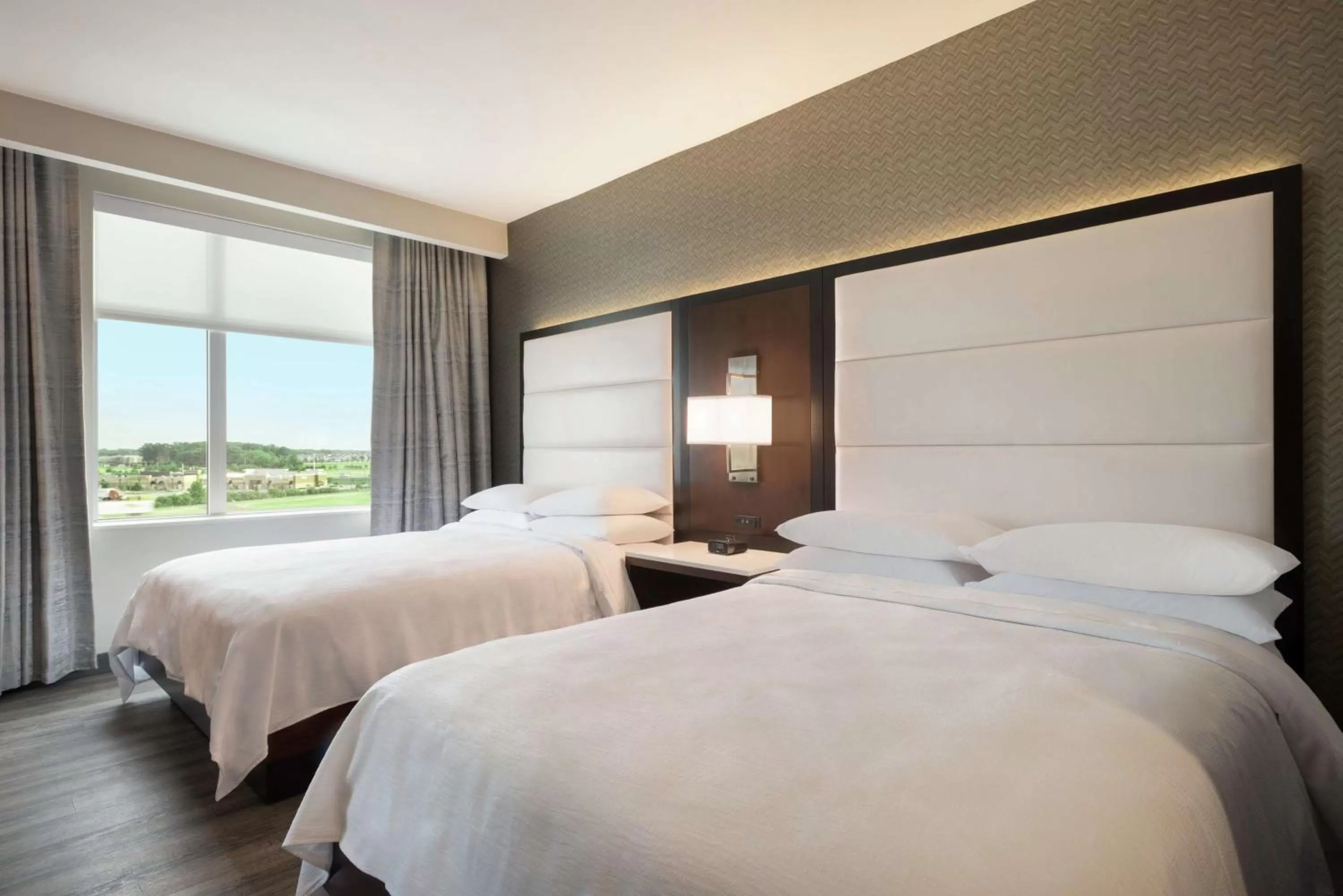 One-Bedroom Queen Suite with Two Queen Beds in Embassy Suites By Hilton Noblesville Indianapolis Conv Ctr