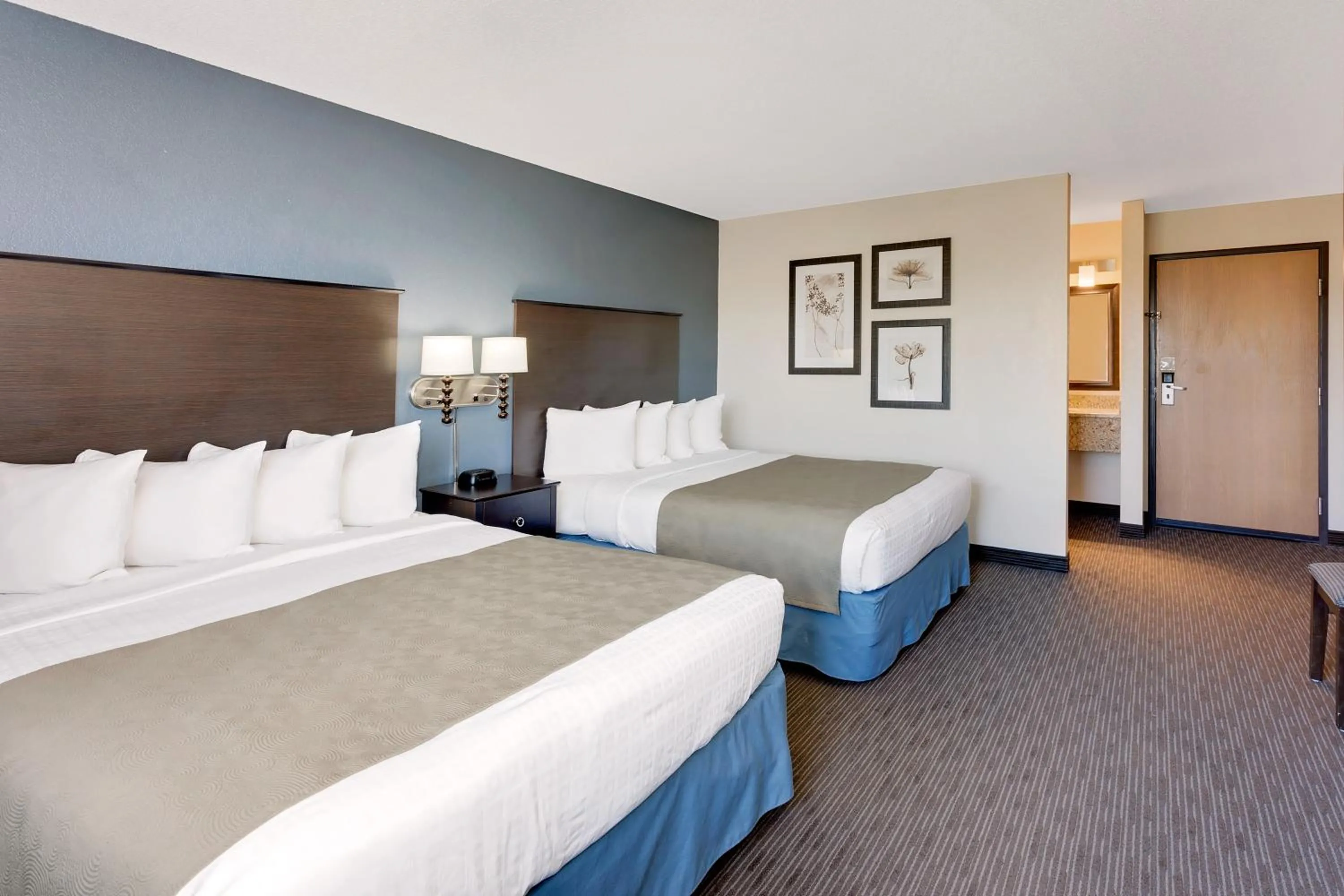 2 Queen Beds (Non-Smoking) in Baymont by Wyndham Owatonna