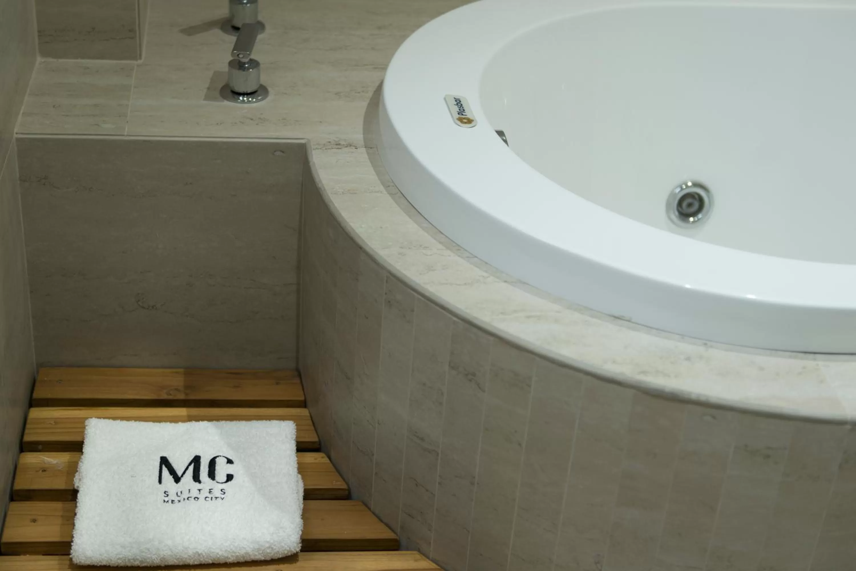 King Suite with Spa Bath in MC Suites Mexico City