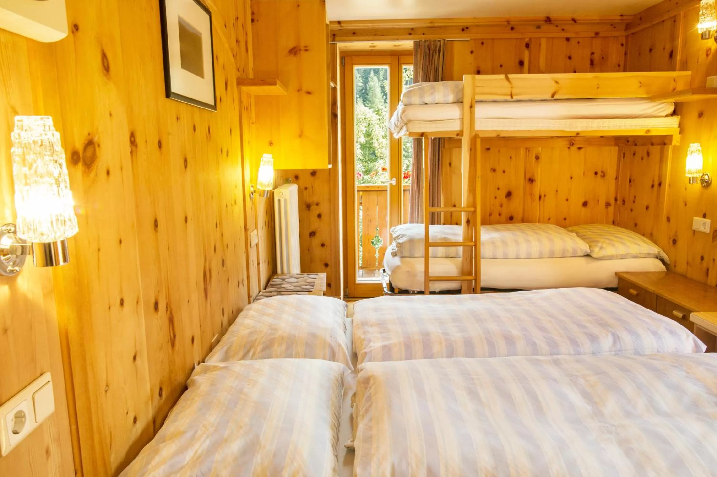 Quadruple Room with Balcony in Villa Insam