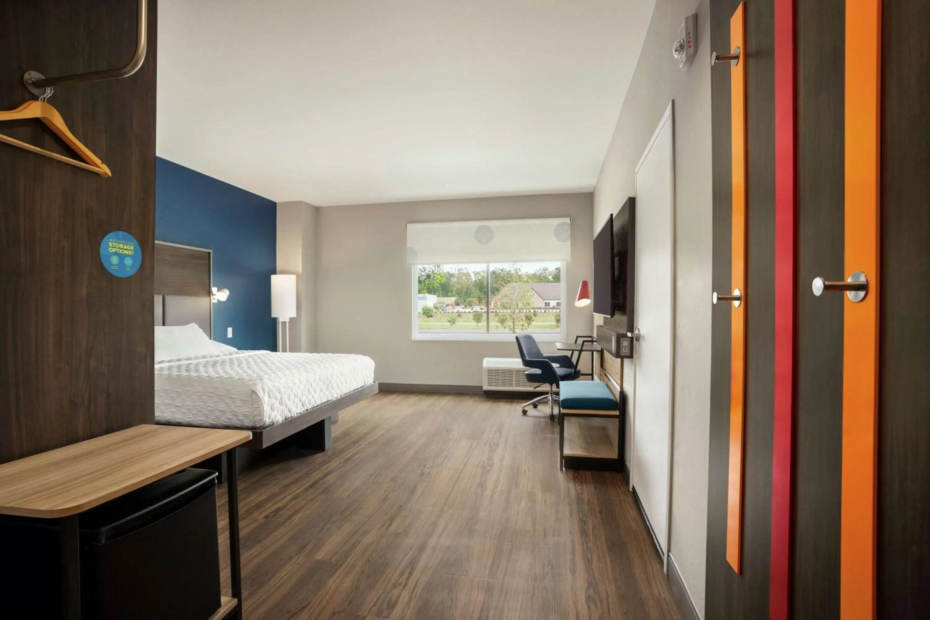 King Room with Bath Tub - Mobility and Hearing Access in Tru By Hilton Longview