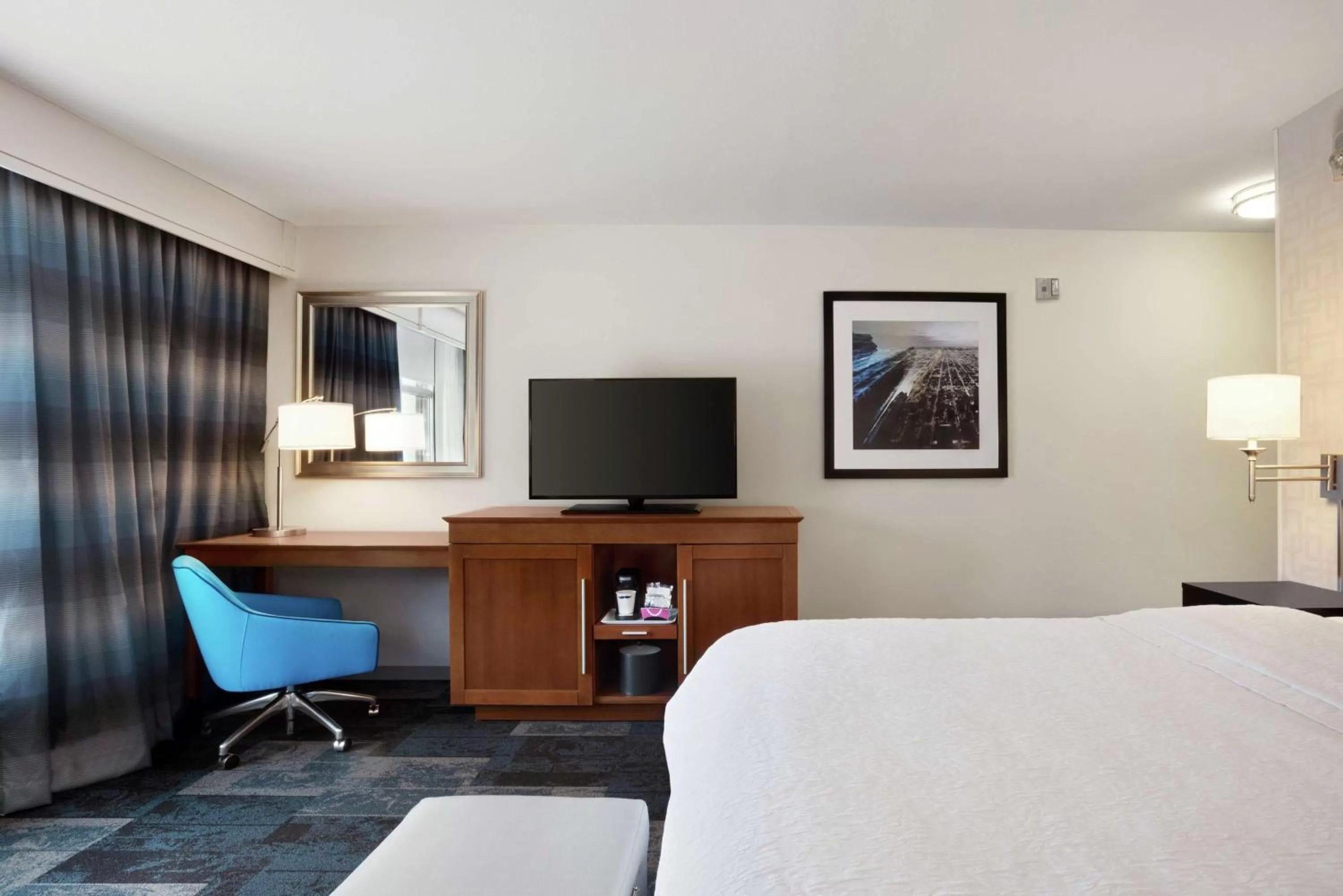 King Room - Non-Smoking in Hampton Inn & Suites Rosemont Chicago O'Hare