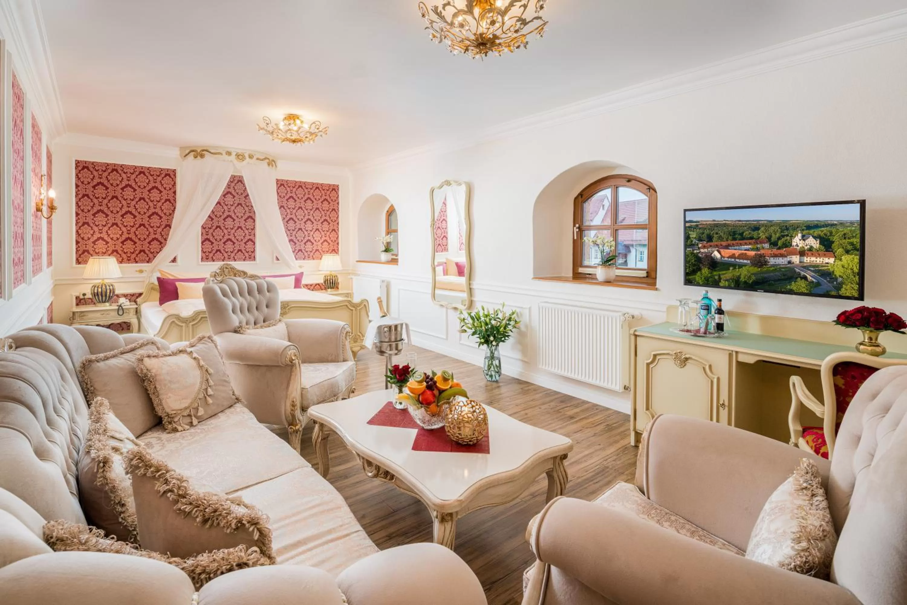 Suite "Rokoko" - single occupancy in Schlosshotel Klaffenbach