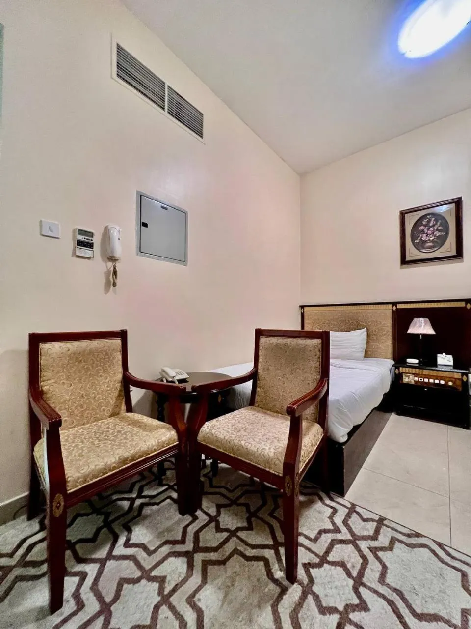 Studio Standard Room with Twin Beds in Dream Palace Hotel