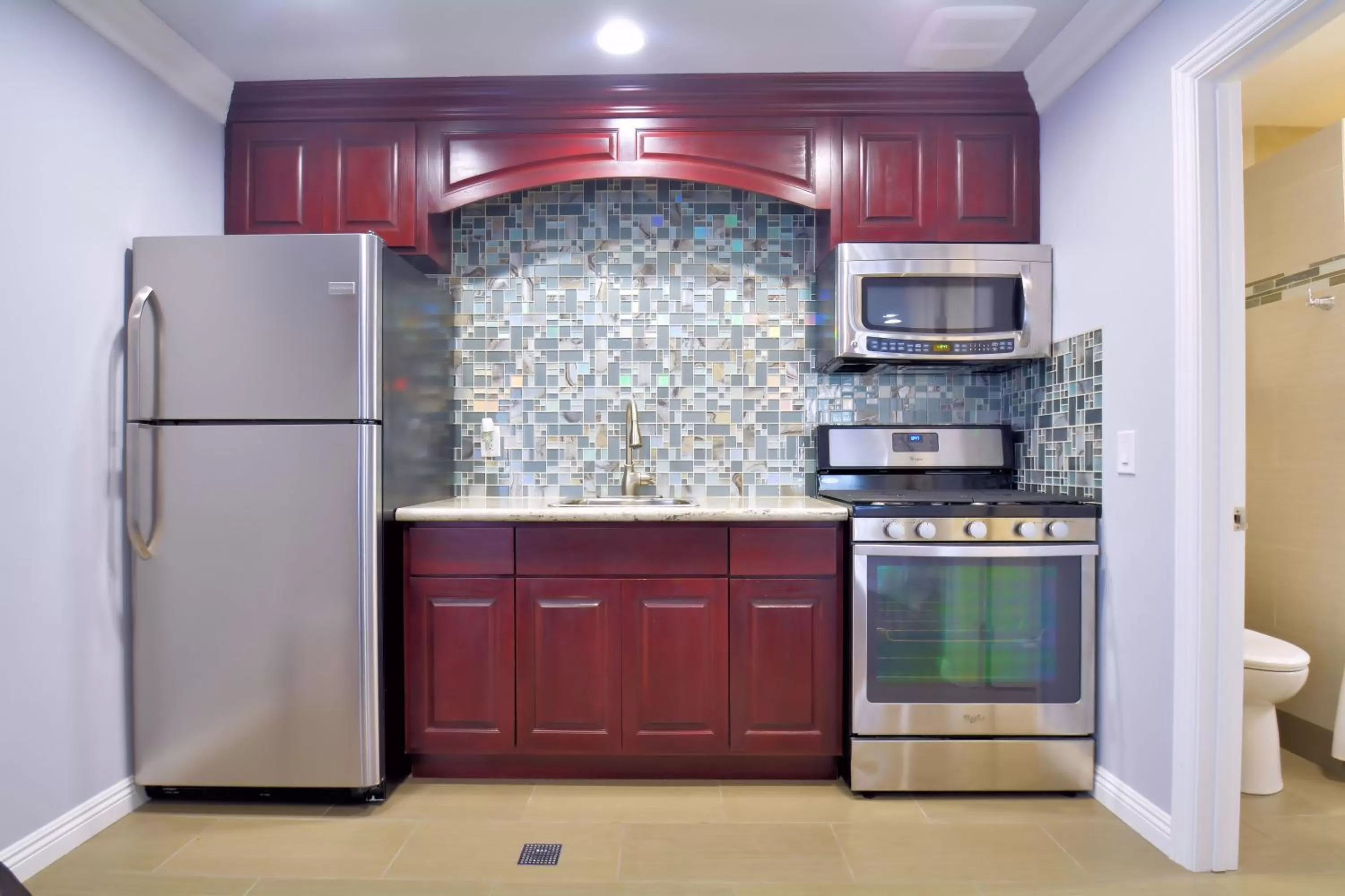 Studio with Full Kitchen and 2 Queen Beds in Crystal Lodge Motel