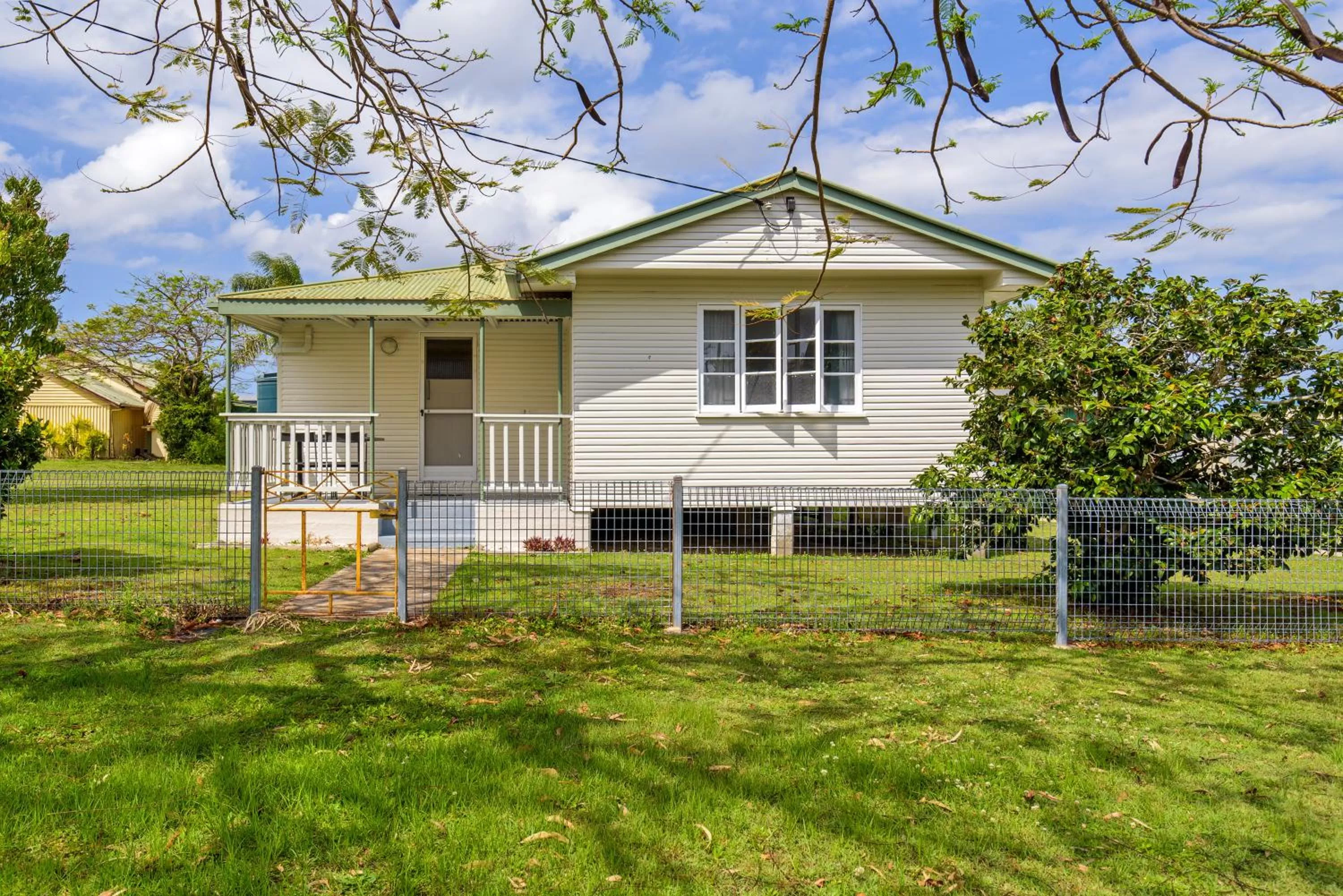 Three-Bedroom House in Tin Can Bay's Sleepy Lagoon Motel