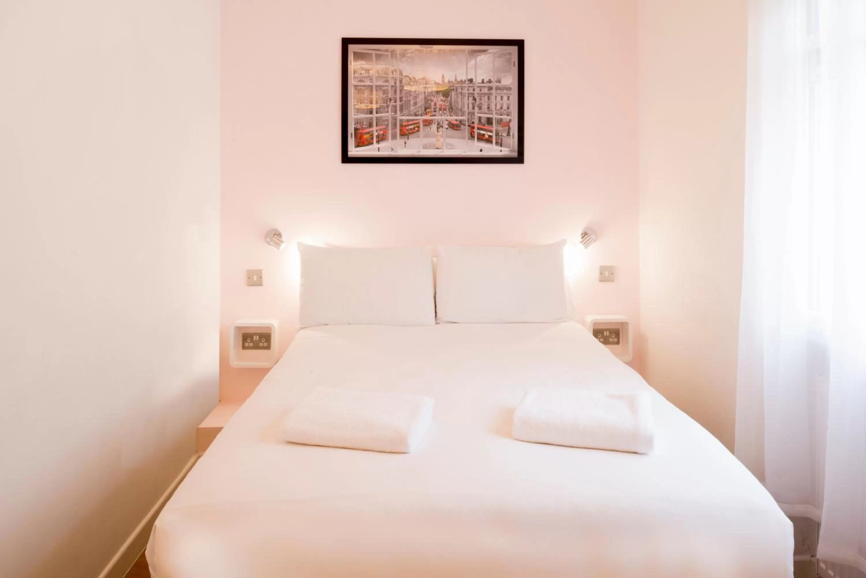 Small Double Room in The California - London Kings Cross