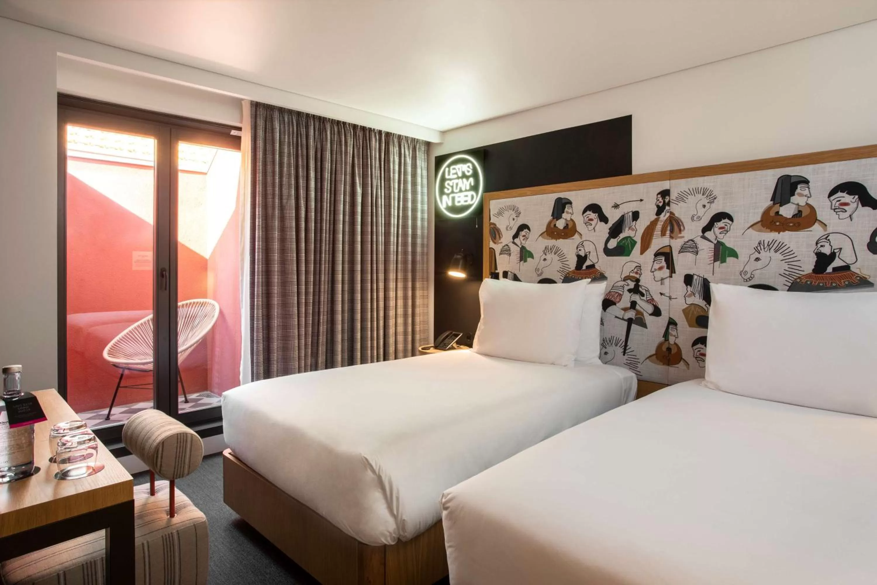 Superior Twin Room in Se Catedral Hotel Porto, Tapestry Collection By Hilton