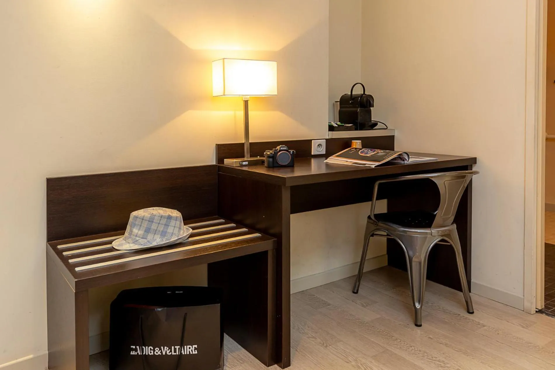 Comfort Twin Room - Disability Access in Hotel Terminus Saint-Charles