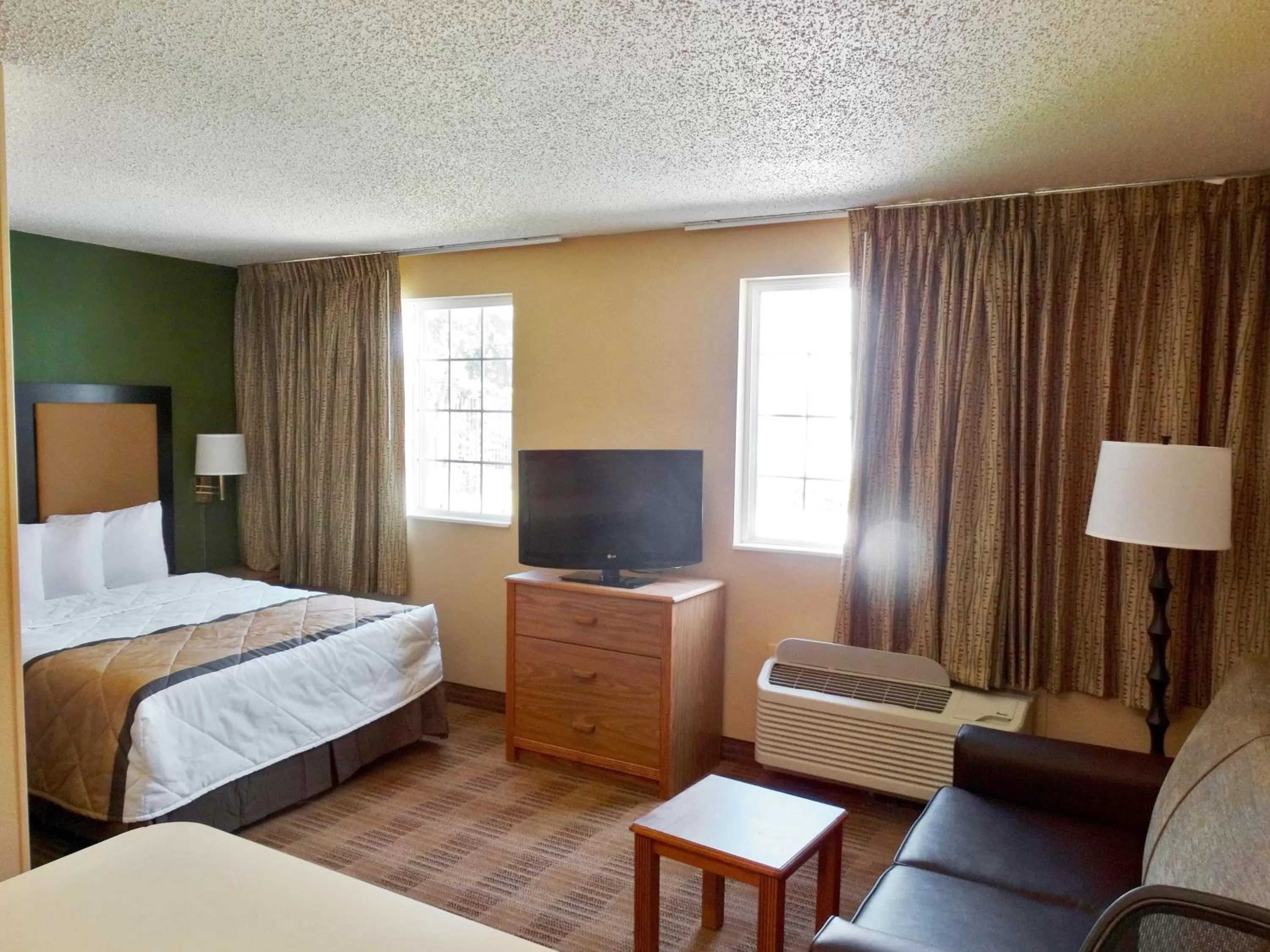 Deluxe Studio with 1 Queen Bed - Non-Smoking in Extended Stay America Select Suites - Orlando - Lake Mary - 1040 Greenwood Blvd
