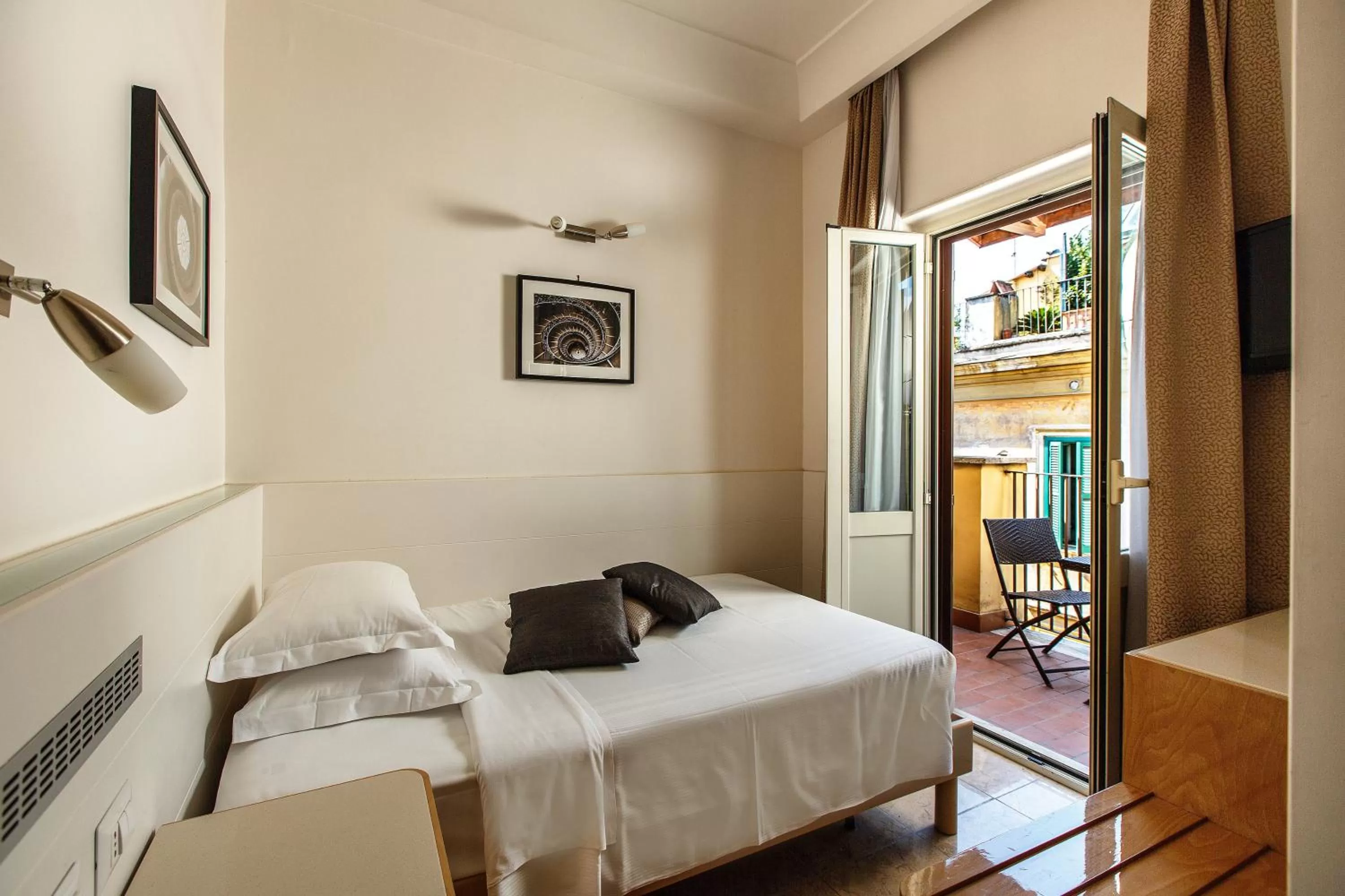 Single Room with Balcony in Hotel Smeraldo