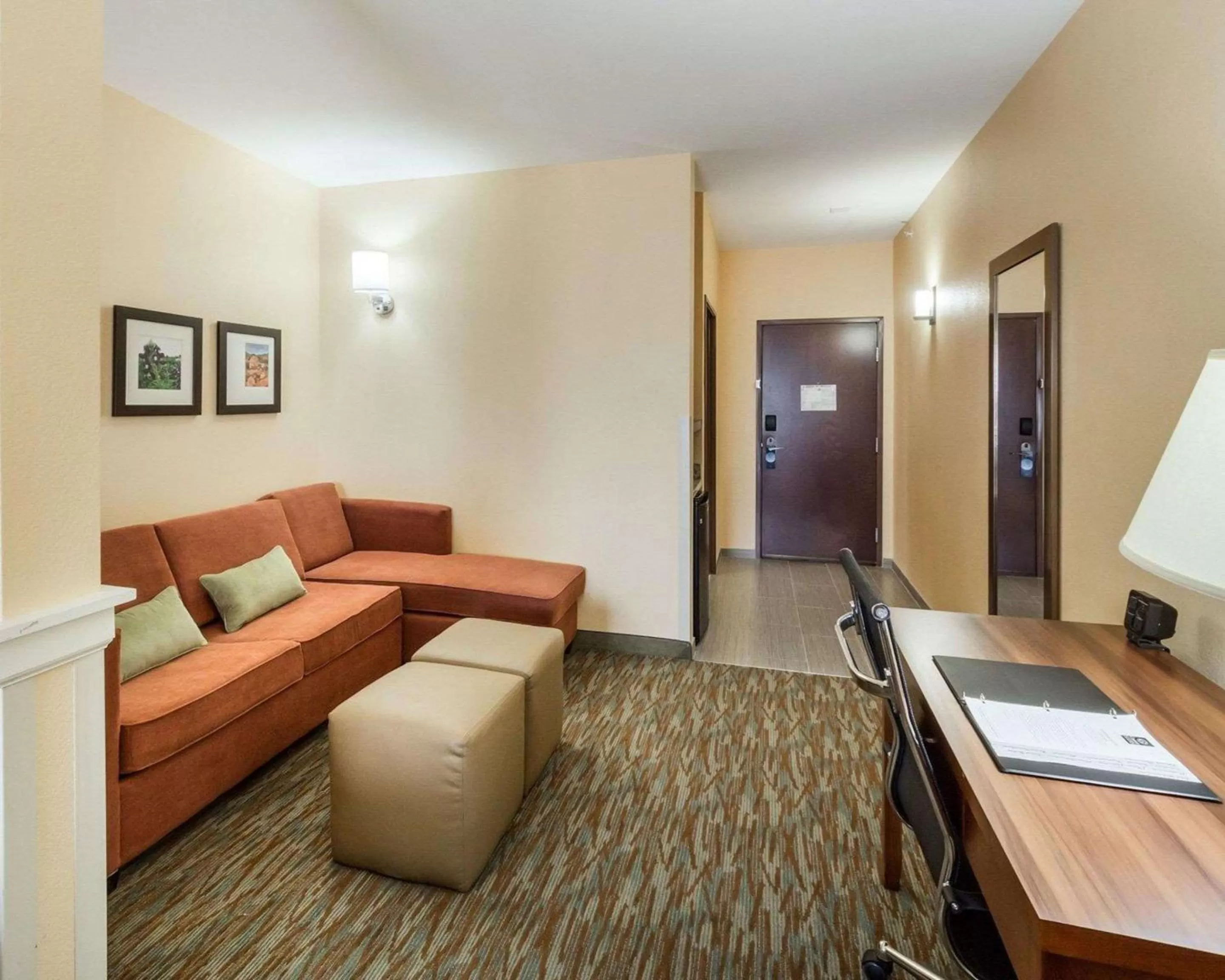 Queen Suite with Two Queen Beds - Accessible/Non-Smoking in Comfort Suites Cotulla near I-35