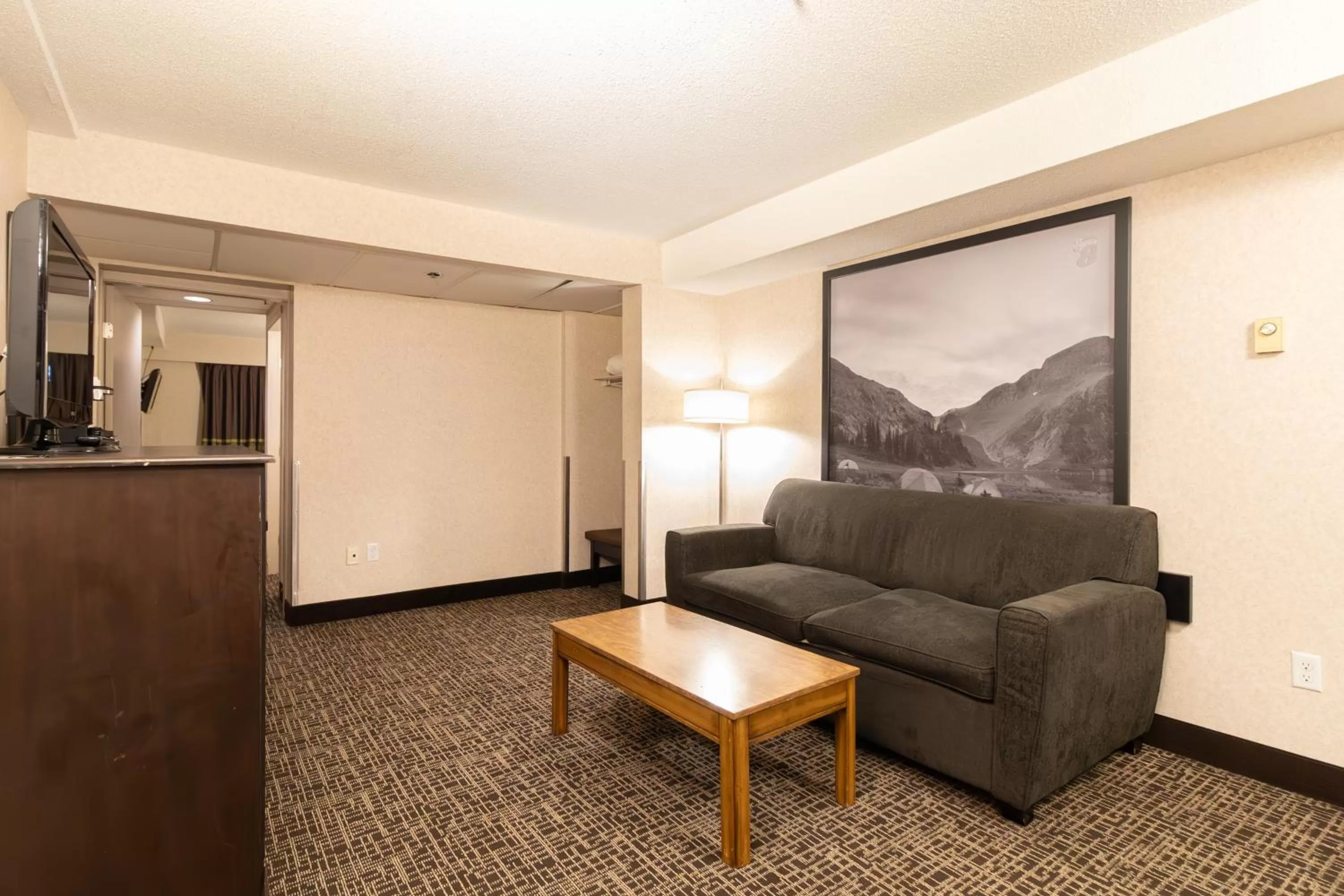 Queen Suite with Sofa Bed - Non-Smoking in Super 8 by Wyndham Prince George