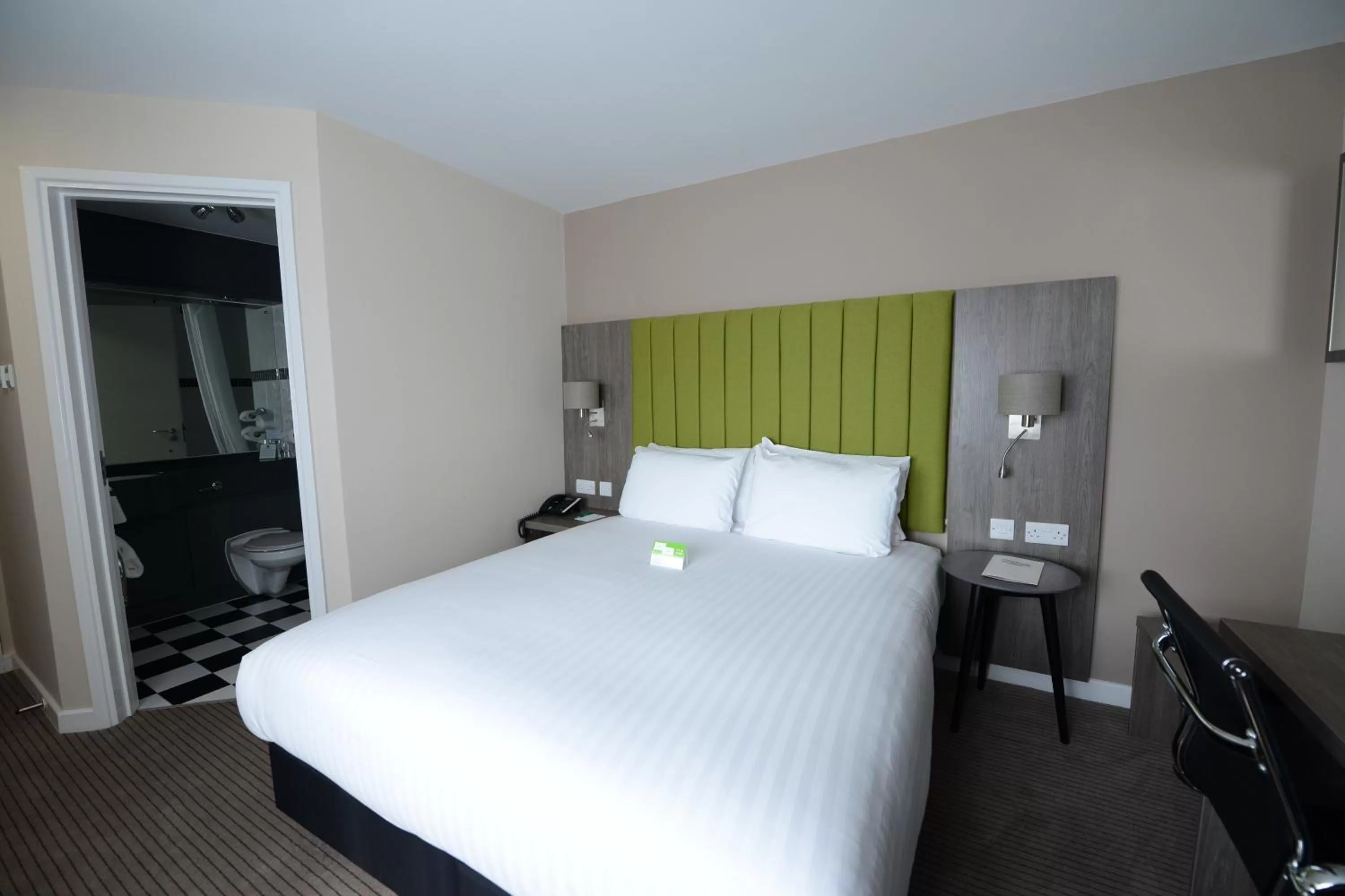 Standard King Room with Sofa Bed in Holiday Inn Wolverhampton - Racecourse by IHG