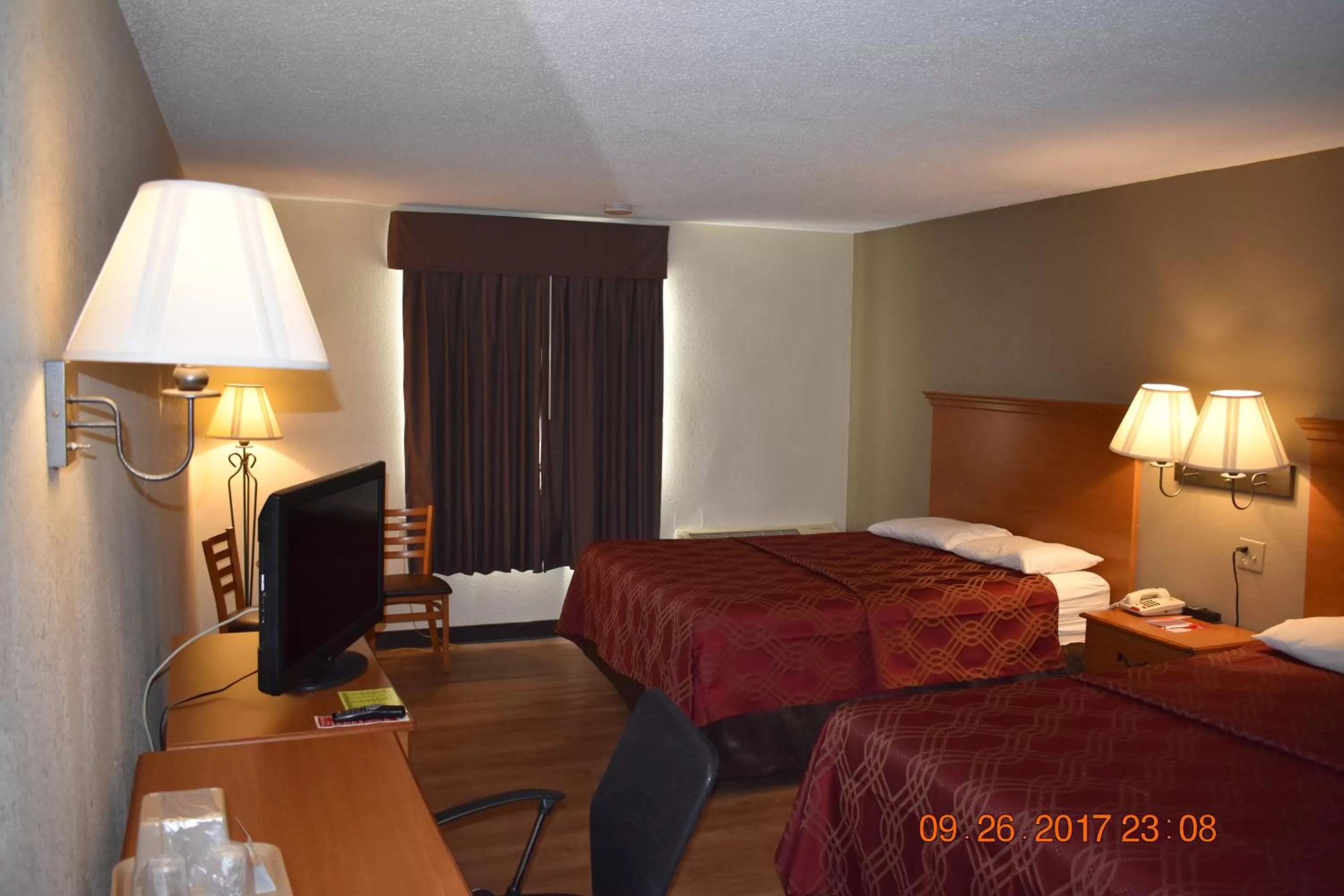 Queen Room - Disability Access in MHO Hotel Bordentown
