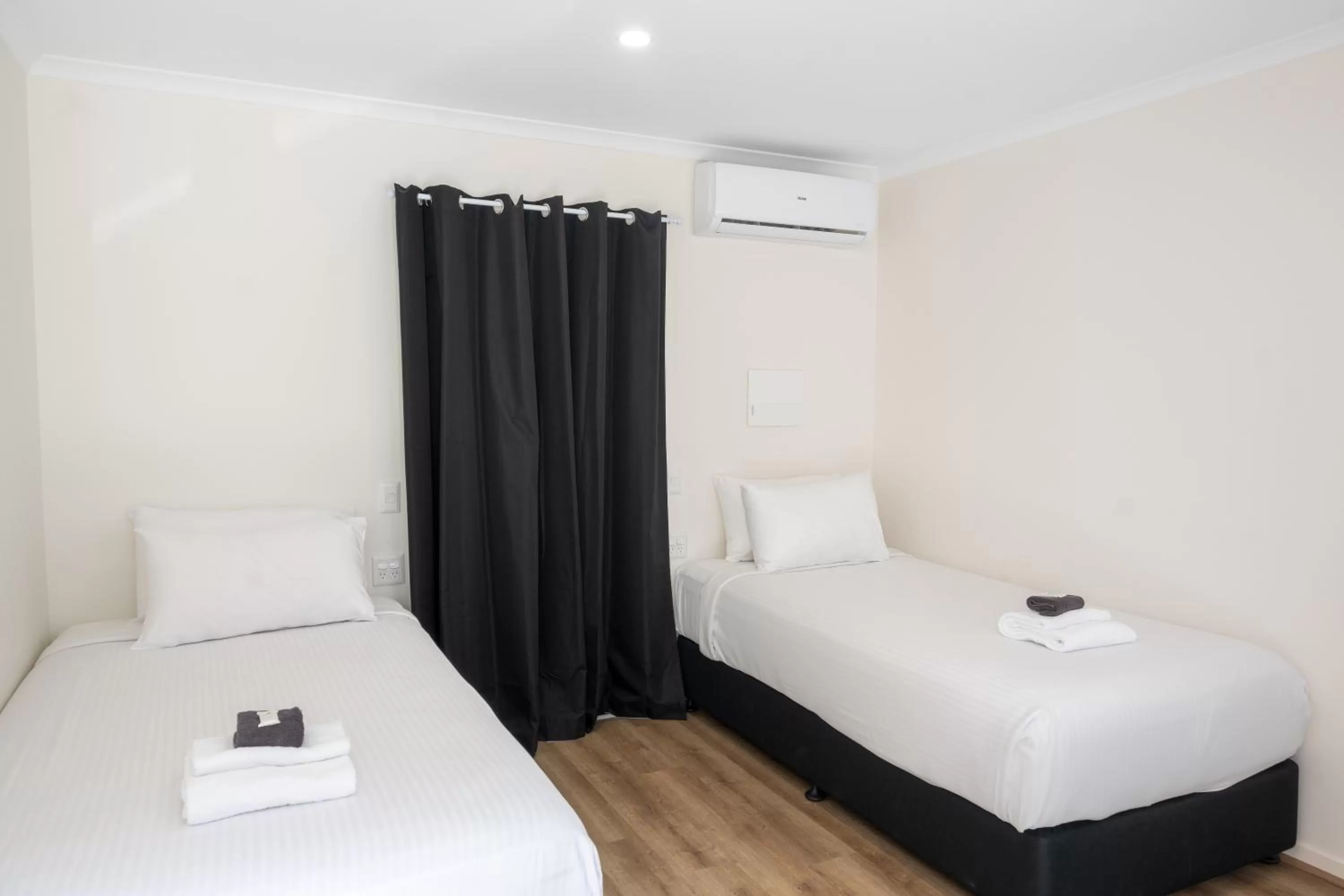 Twin Room - Disability Access in Petrie Mill Motel