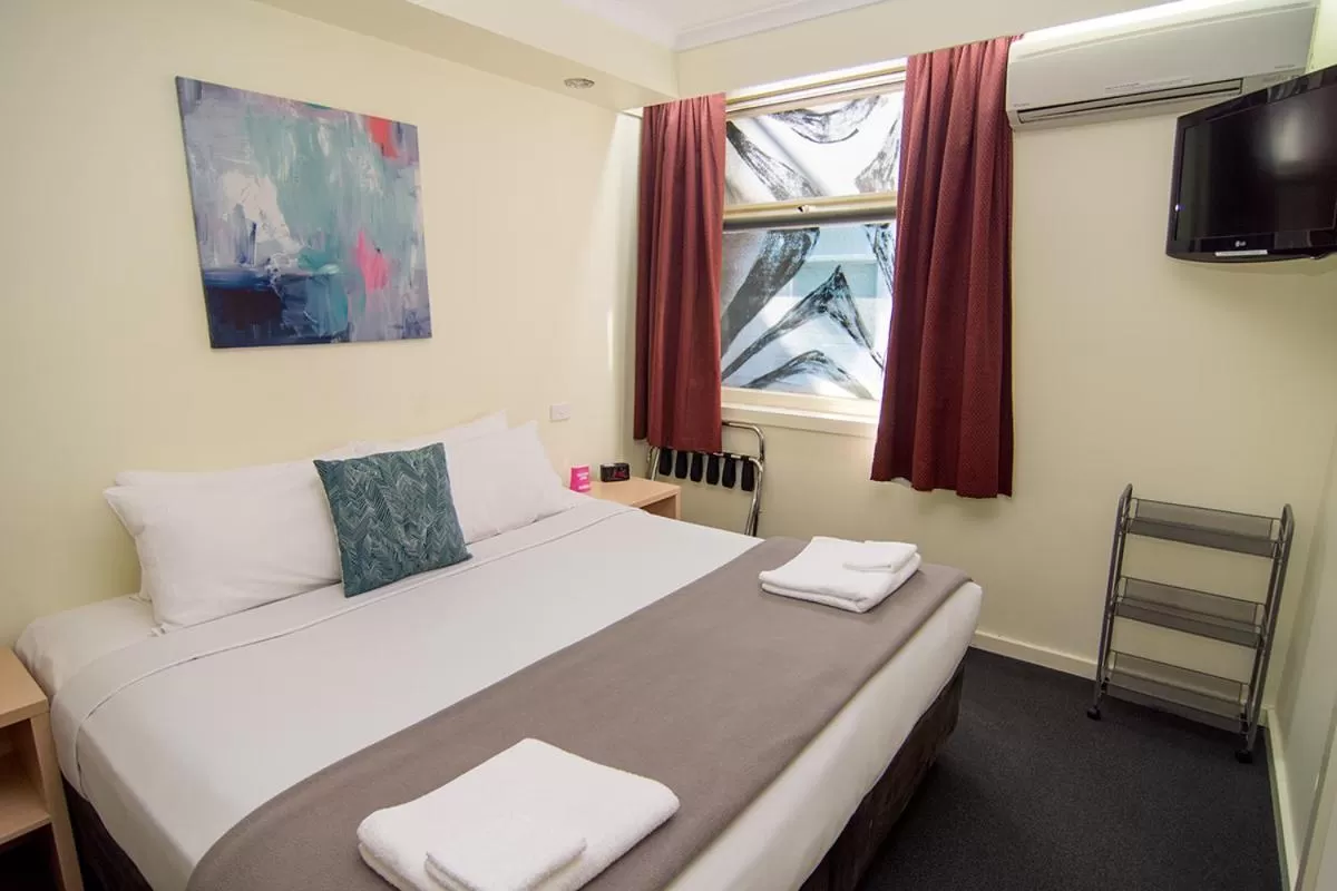 Double Room in Miami Hotel Melbourne