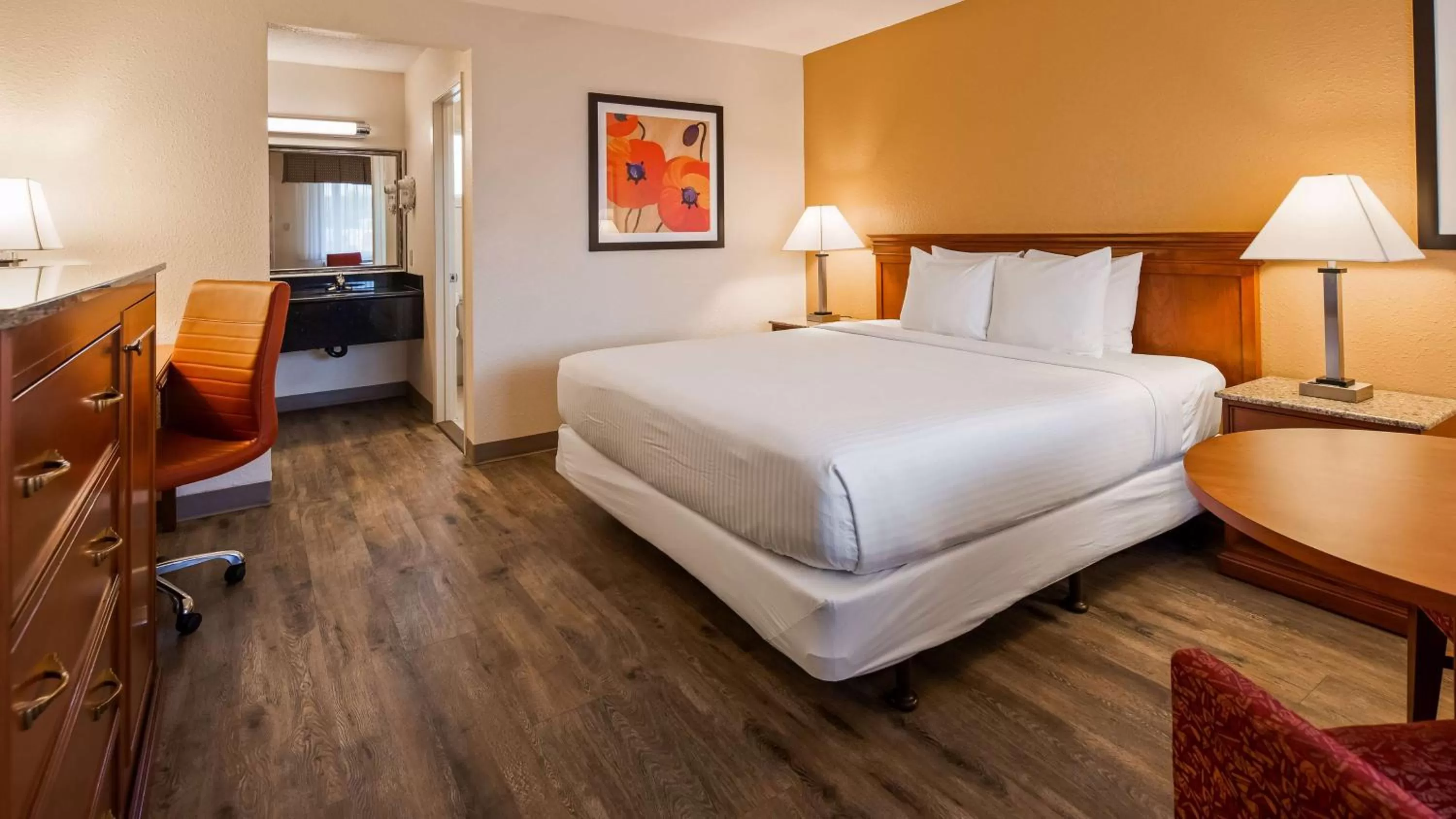 King Room - Smoking/Pet Friendly in Best Western Golden Key