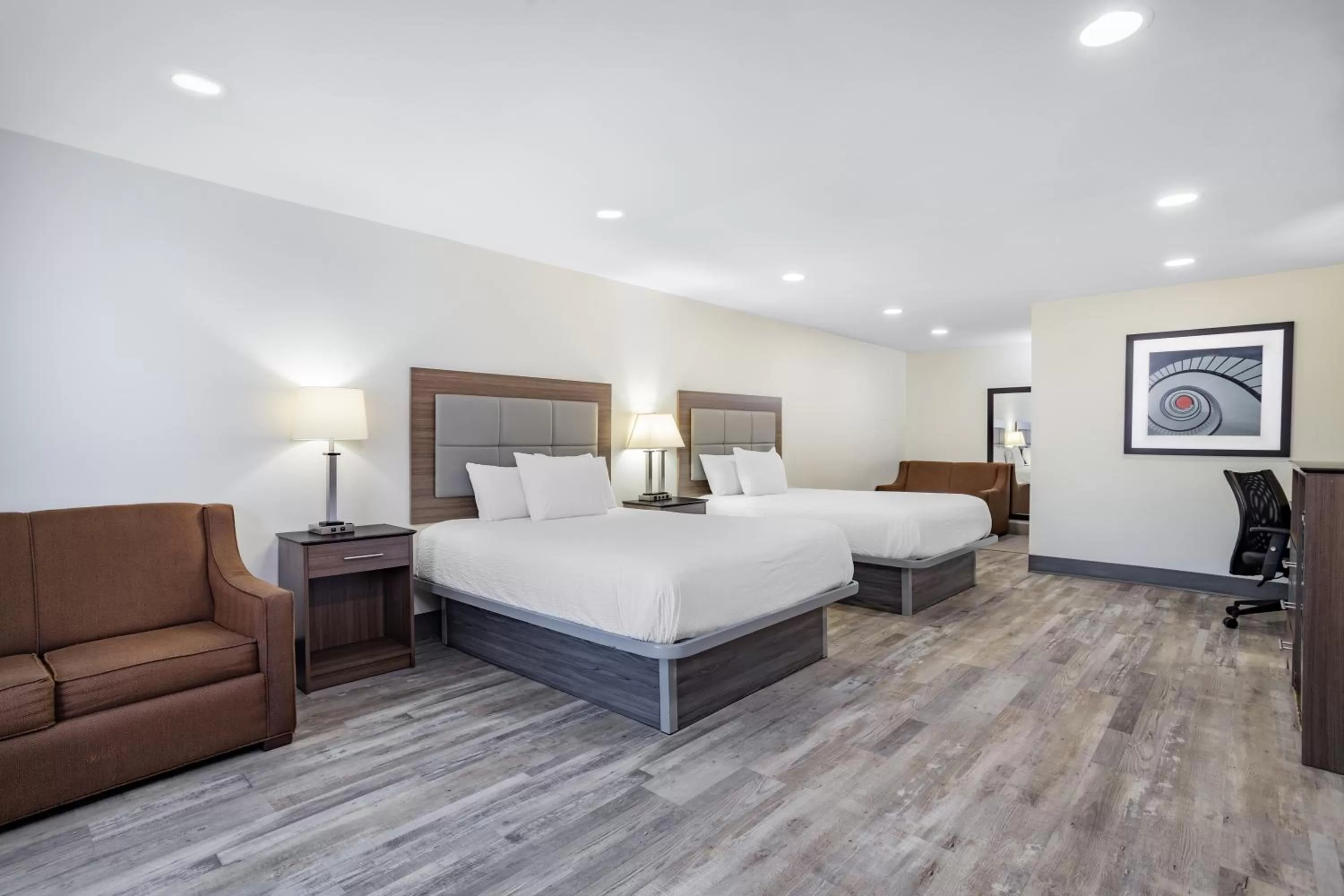 2 Queen Beds, 1 Sofa Bed, Deluxe Suite, Non-Smoking in Ramada by Wyndham Hendersonville