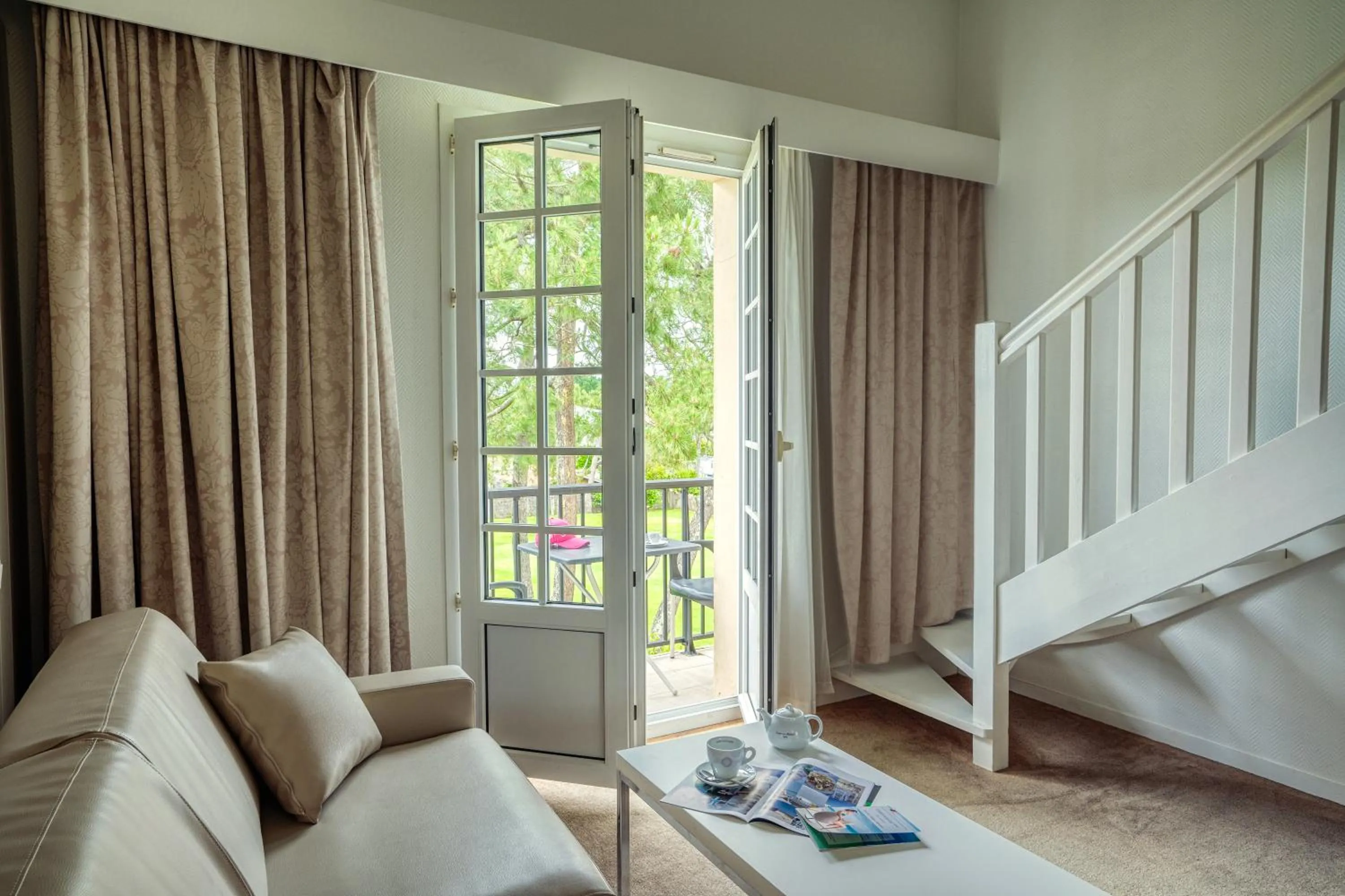 Family Suite (2 Adults + 2 Children) in Hôtel et Résidence de Chiberta et du Golf