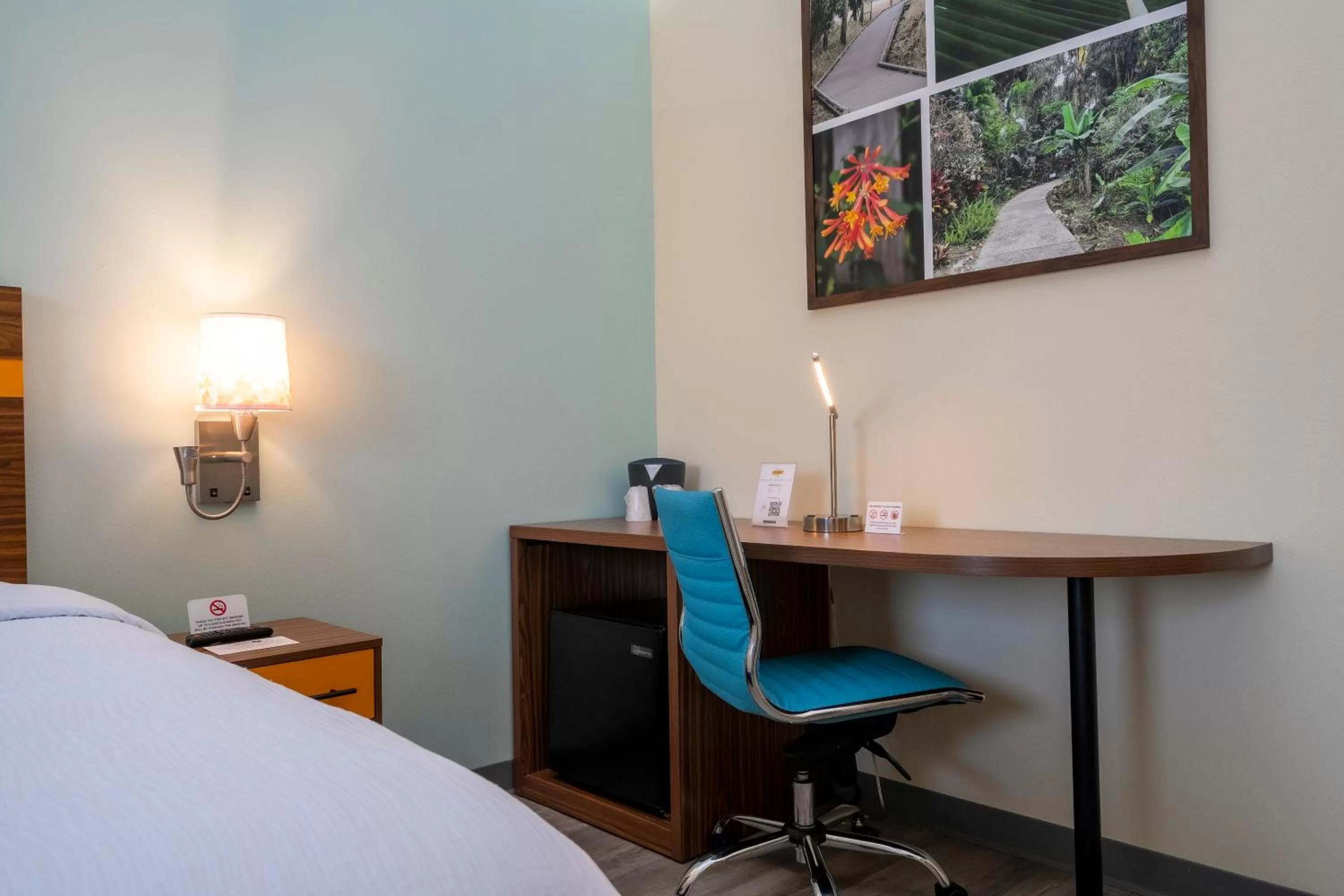 Business King Room Disability Access Smoke Free in SPOT X Hotel Orlando Intl Dr by The Red Collection